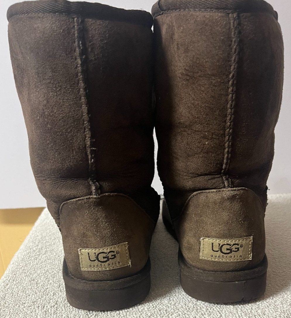 Chocolate Brown UGG Essential Classic Short 5825 Leather BOOTS Slip On Size W8