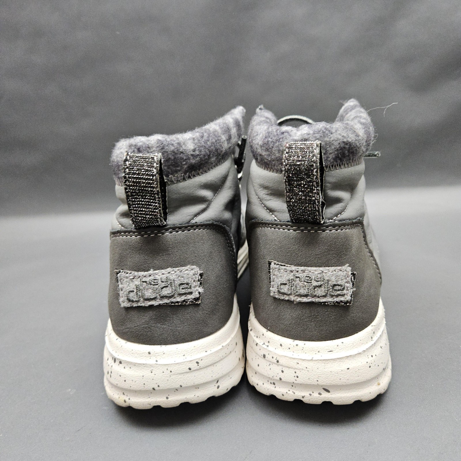 Hey Dude Brandy Snow Boots Womens 7 Gray Quilted Faux Fur Winter Comfort Slip On