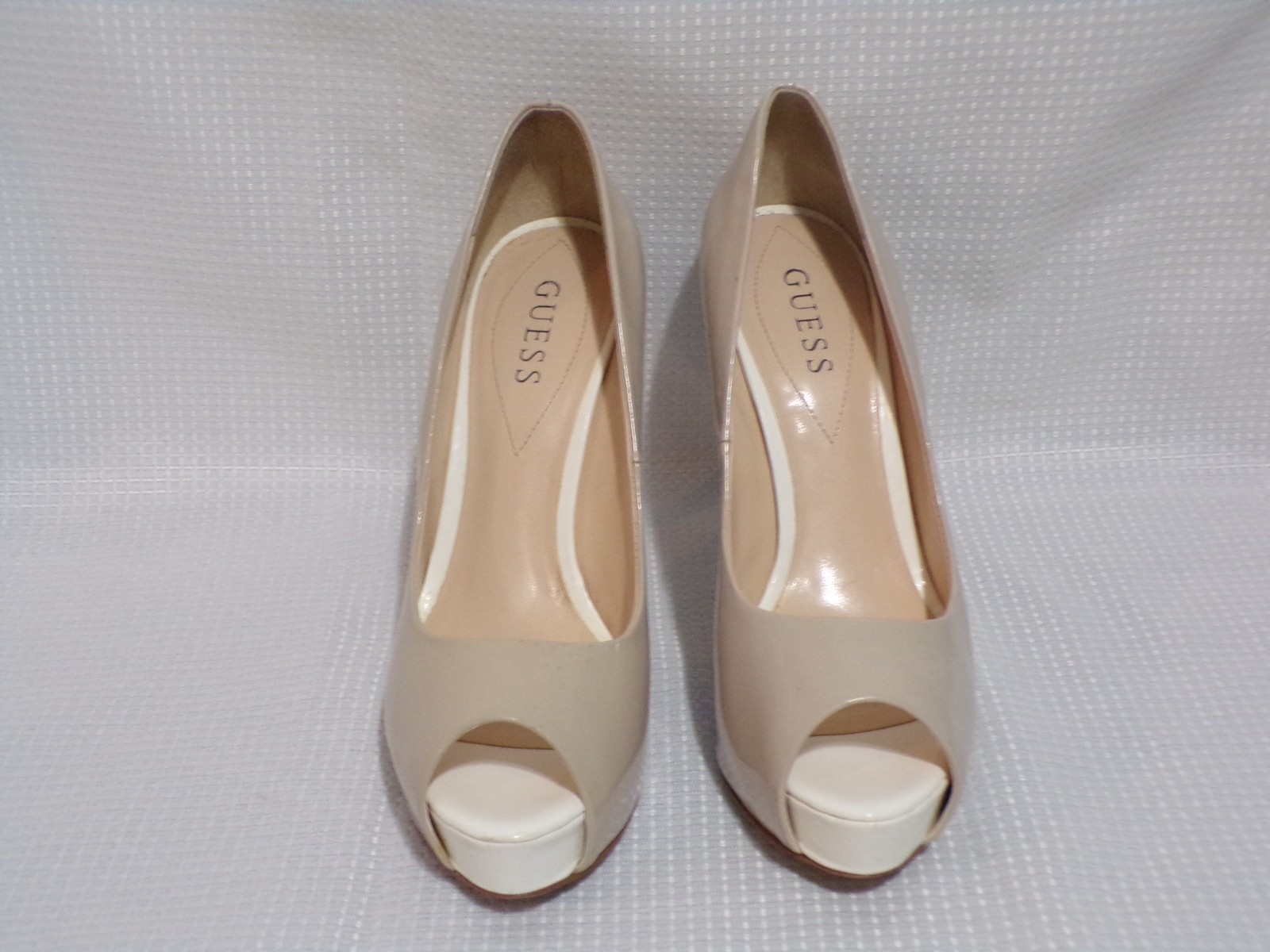 Guess Stilettos Nude Color w/Black Heel Size 8.5 Open Toe 5″ Heels