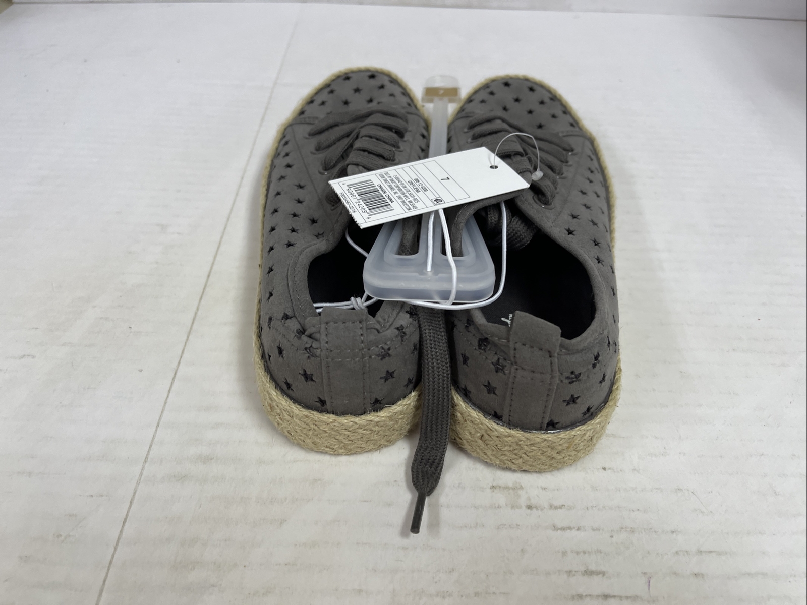 Universal Threads Womens Size 7 Gray Jena Espadrille Star Cut-Outs Sneakers