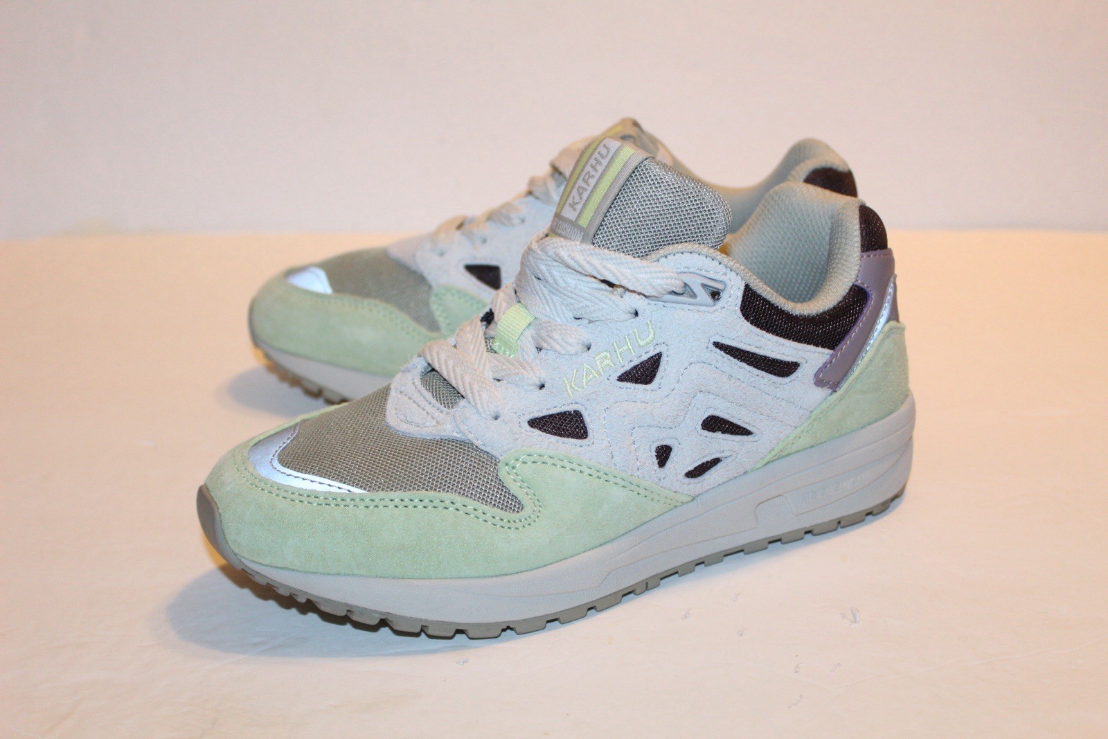 Karhu Legacy 96 Trainers Shoes Size Men’s 5/ Women’s 6.5 Lime/ Dawn Blue NEW