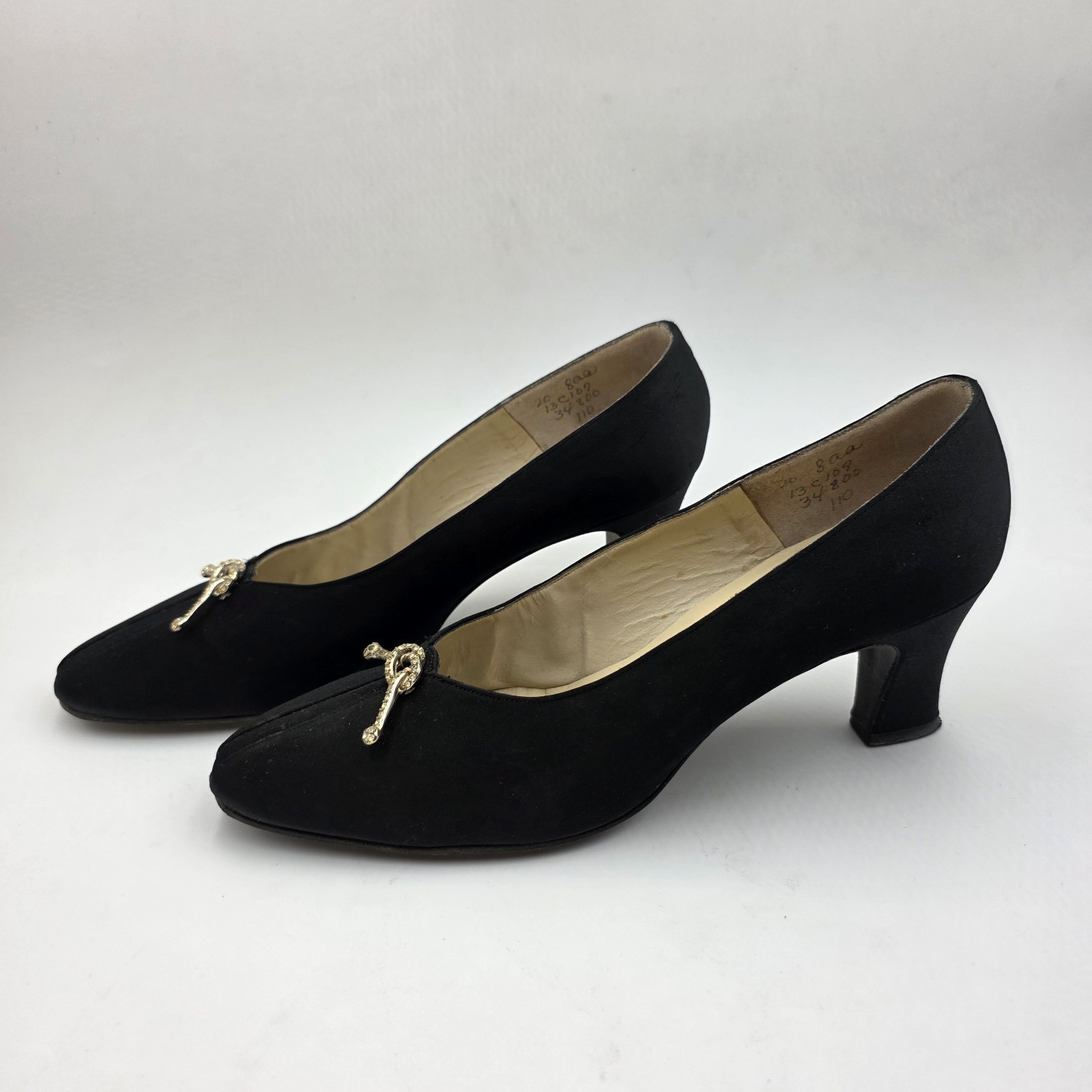VTG I Miller Black Satin Rhinestone Knot Pumps 2.5in Heels 8AA Narrow