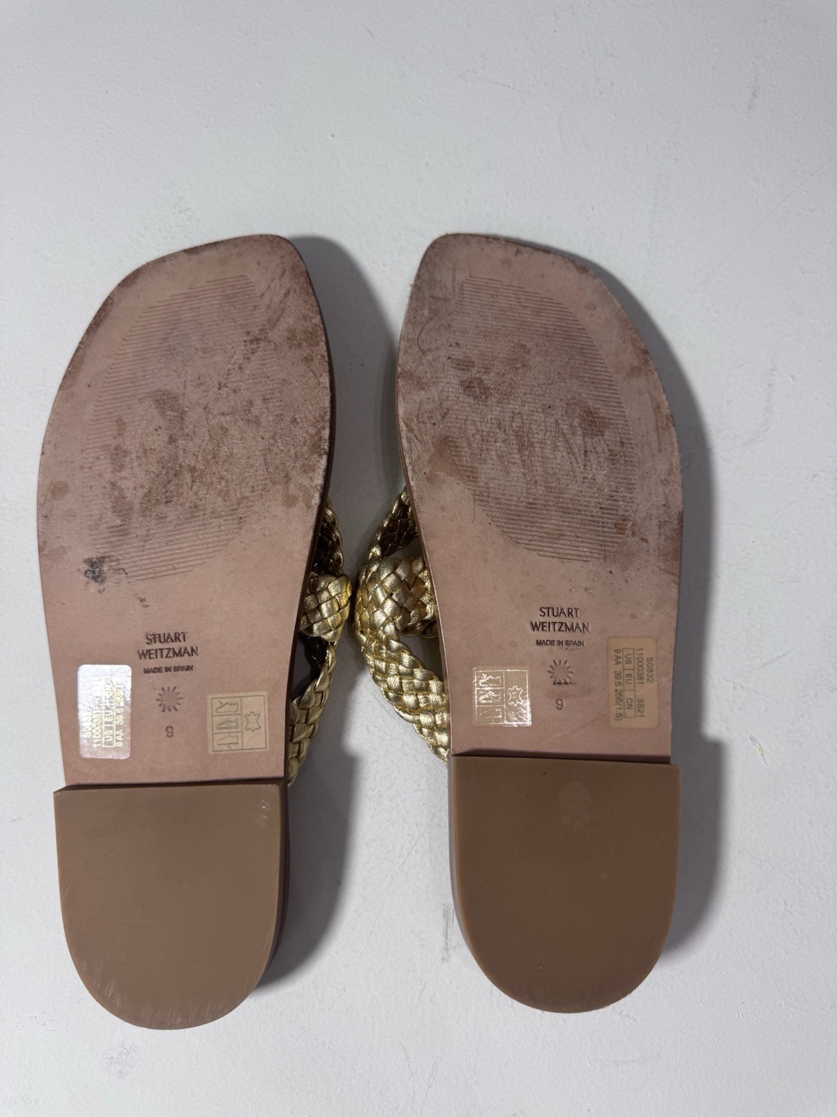Stuart Weitzman Gold Braided Thong Sandals 9 AA EU 39.5 Leather Flats