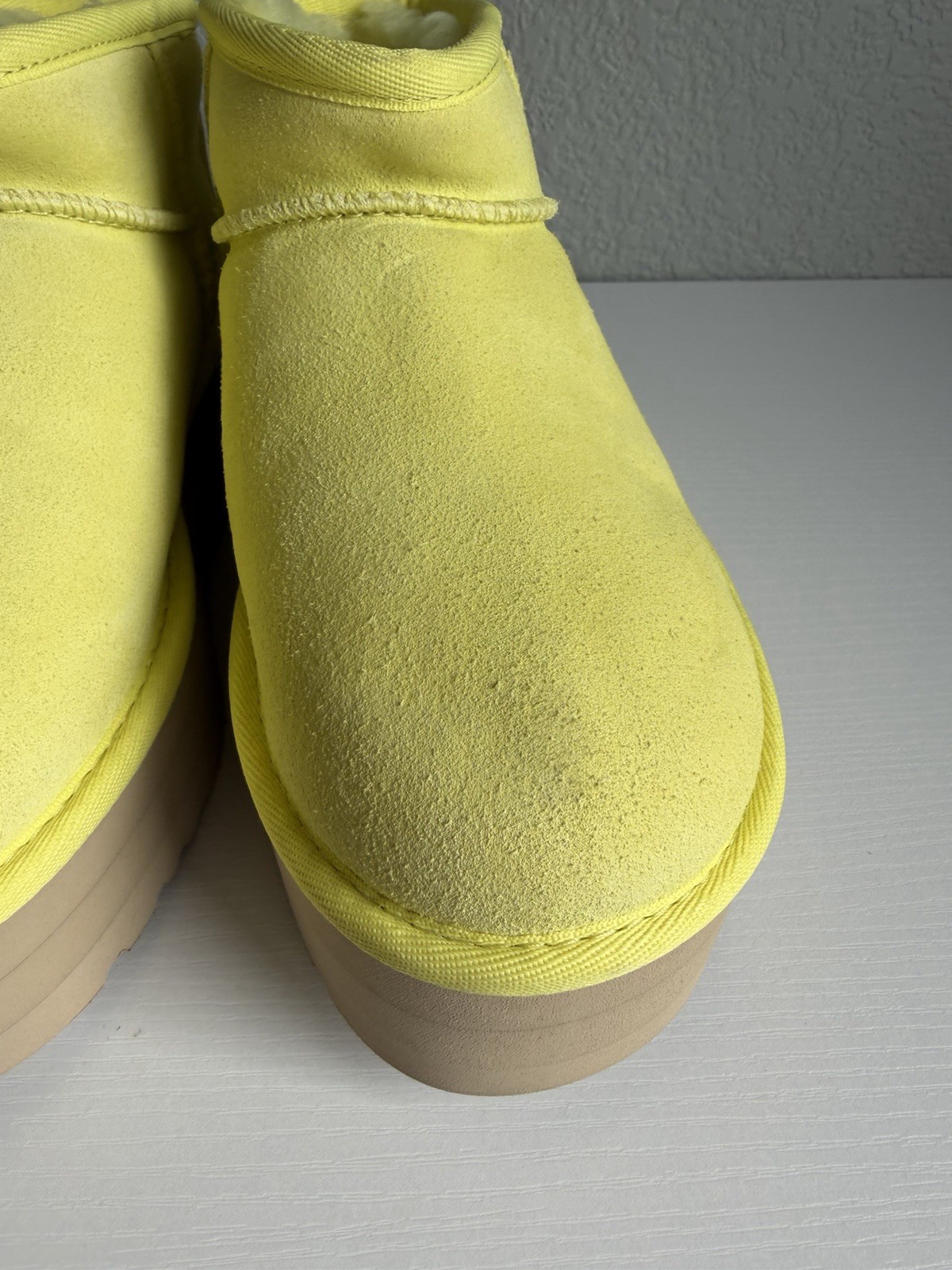 UGG Classic Ultra Mini Platform Pearfect Yellow Women’s 6 Suede Boots 1135092