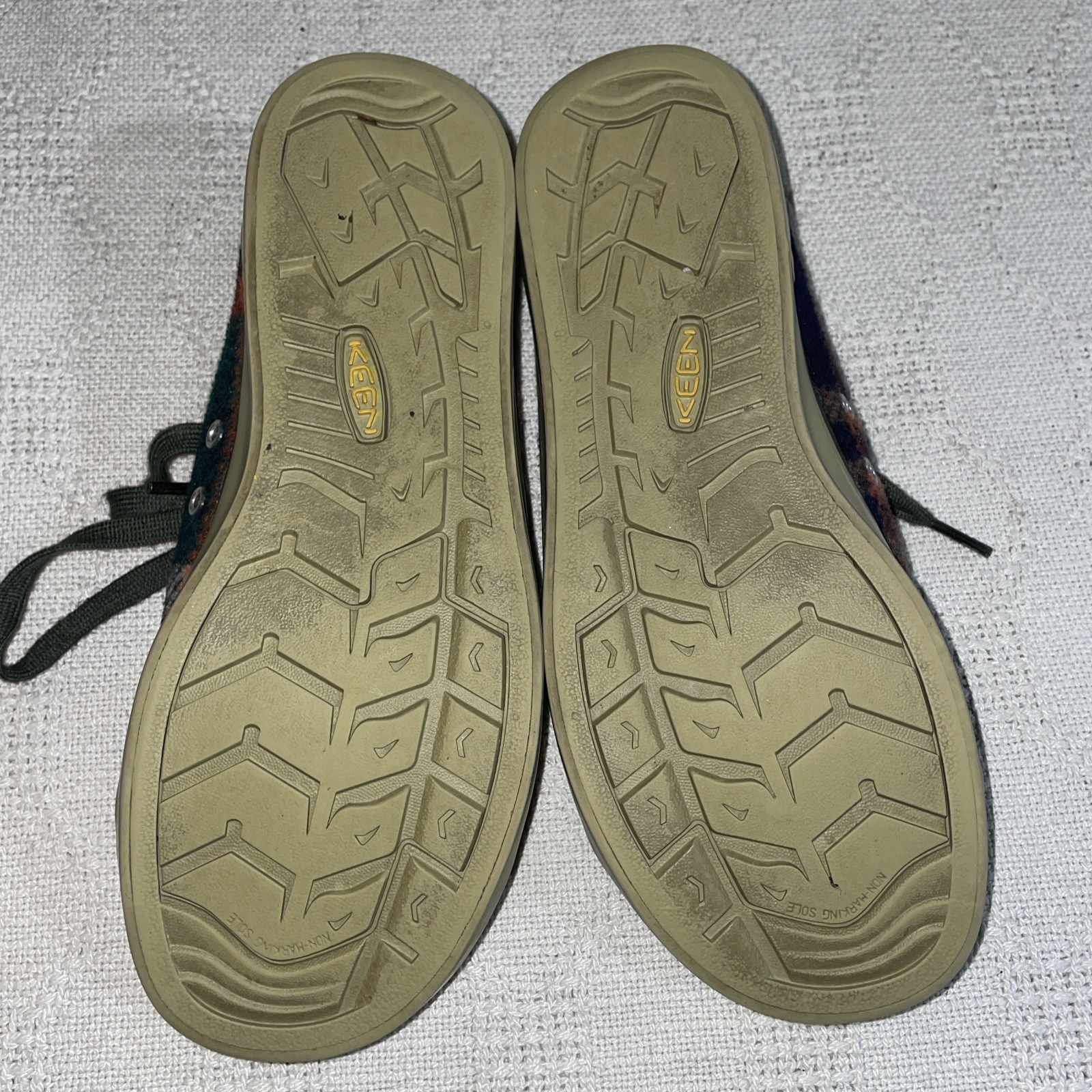 Keen Casual Sneakers Womens Size 8 M Multicolor Plaid Going out Party Fun