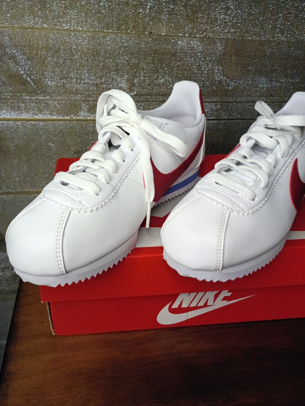 Nike Womens Classic Cortez 807471-103 Lace Up White Red Sneaker Shoes Size 7