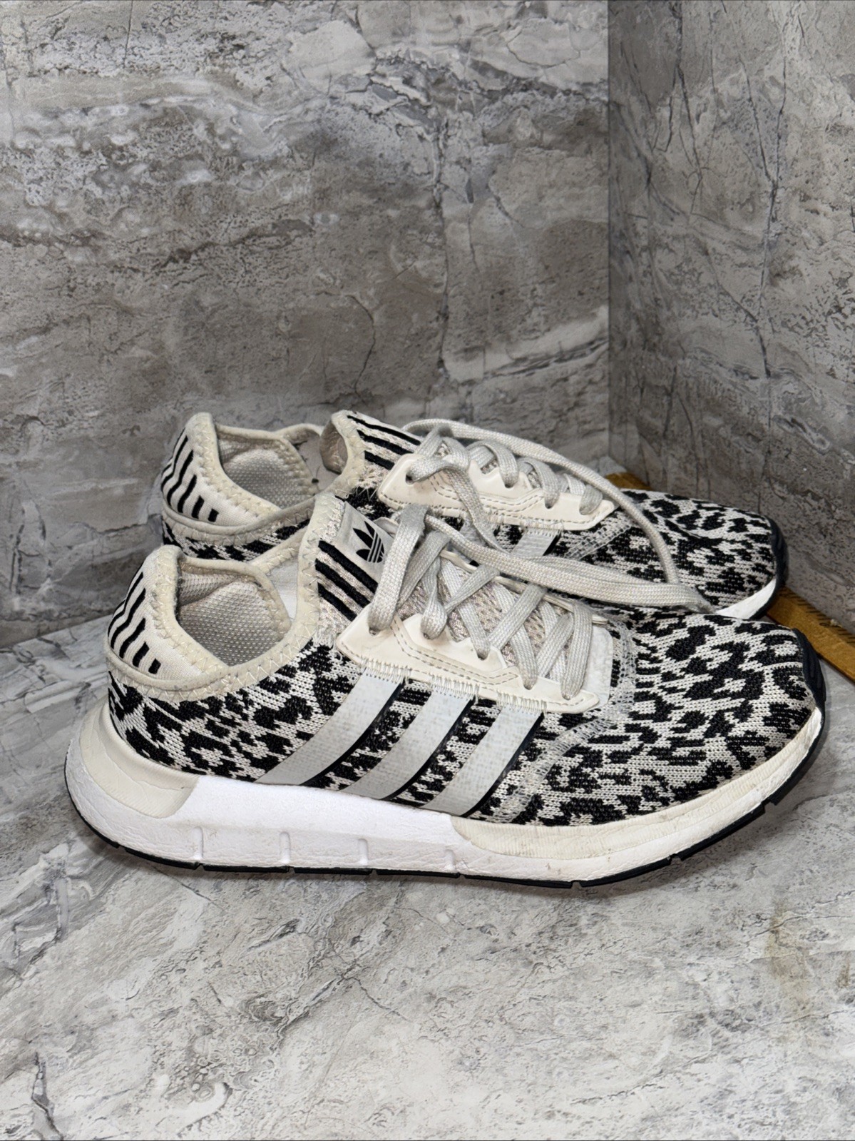 Adidas Swift Run Knit Sneakers – Black/White/Cream Animal Print Pattern SIZE 7