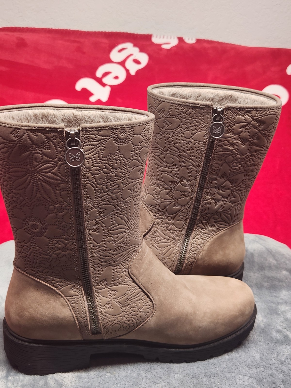 Alegria Womens Taupe Embossed Floral Zip Boots Faux Fur Lined Comfort Lug Sole