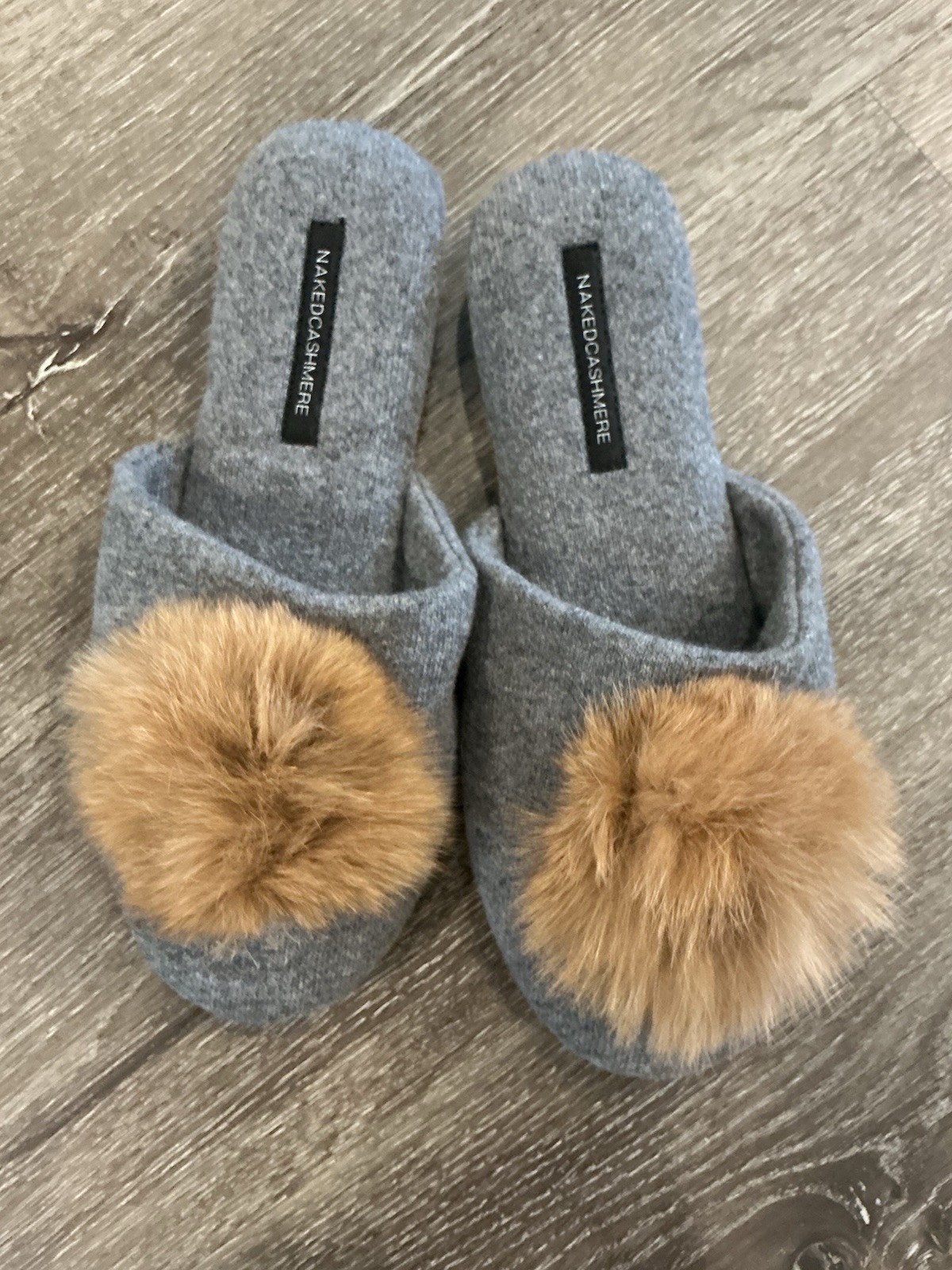 NakedCashmere Women Gray Luxury Slippers Size L/XL, faux Fox Fur Poms, CASHMERE