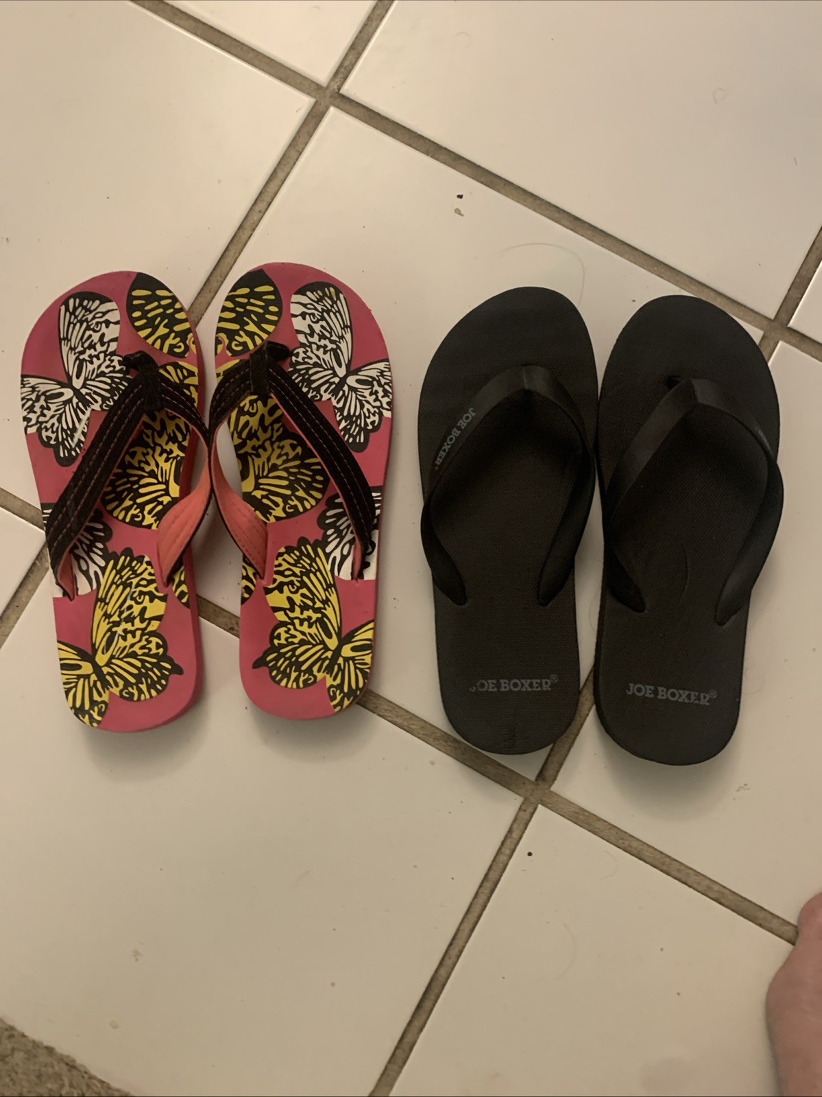 Lot of 2 flip flops Joe Boxer Sz 8 See Photos 1 New 1 Pre Owned