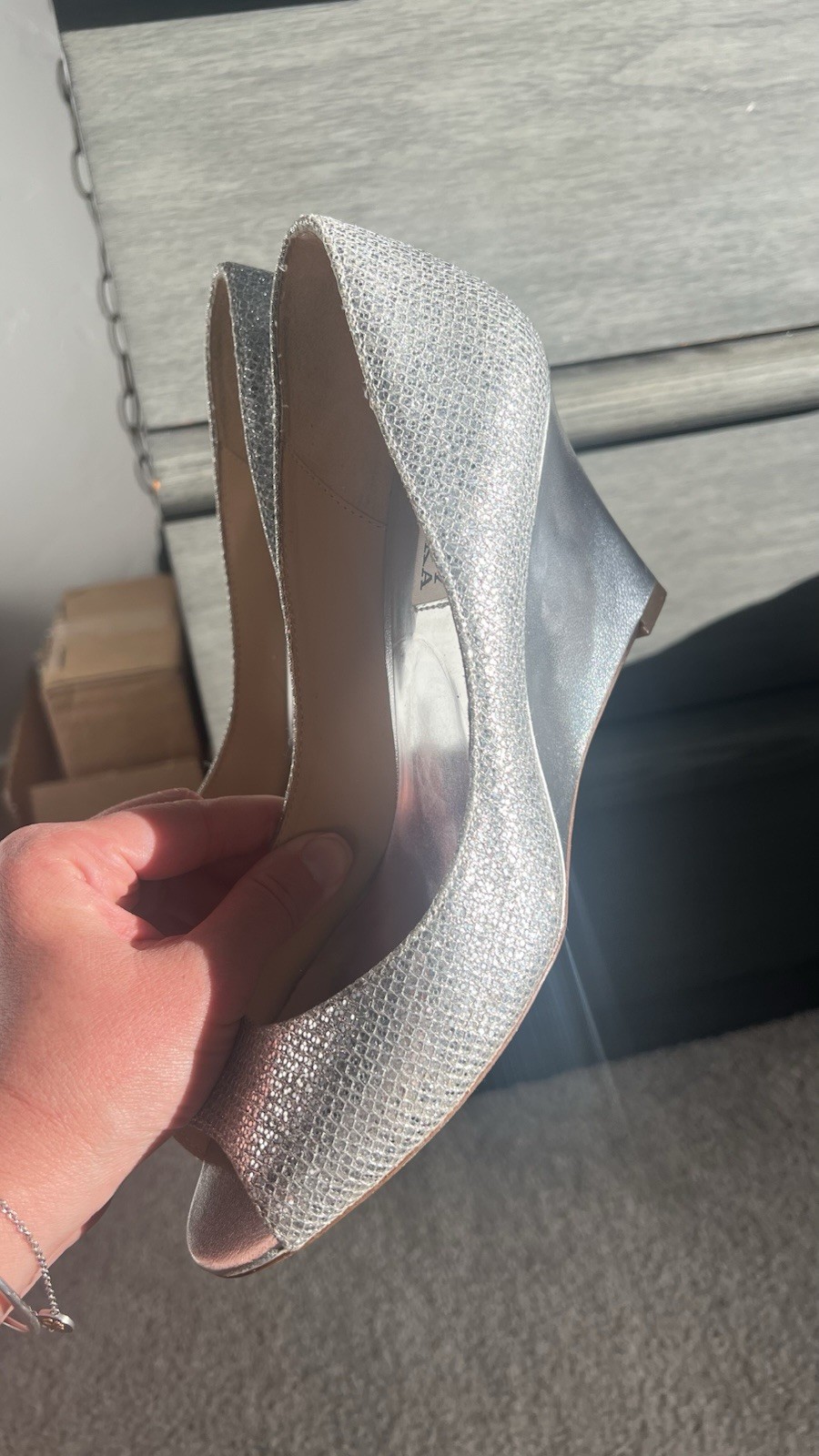 Badgley Mischka Women’s Silver Wedges Size 8.5