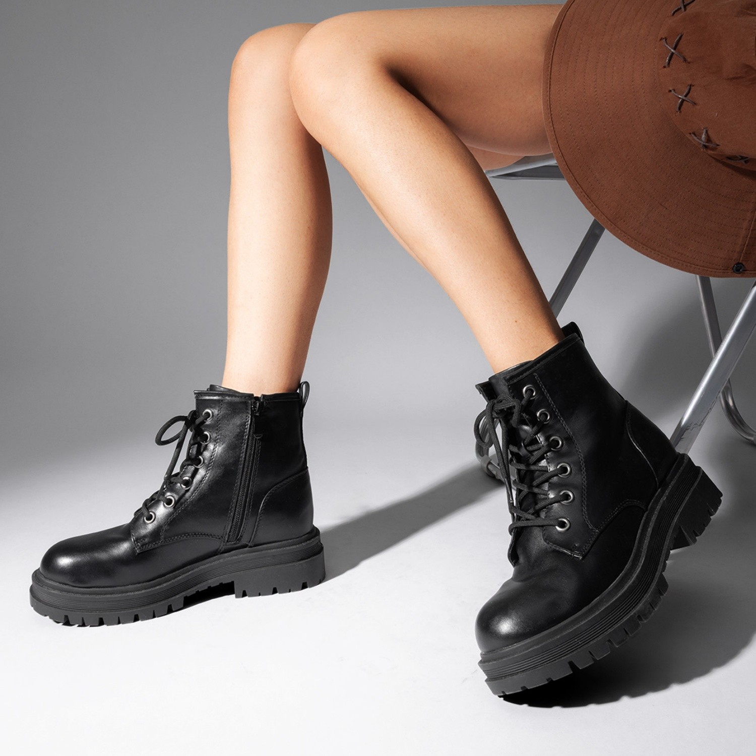 Women Lace Up Faux Leather Military Combat Boots Classic Side Zipper Ankle Boots
