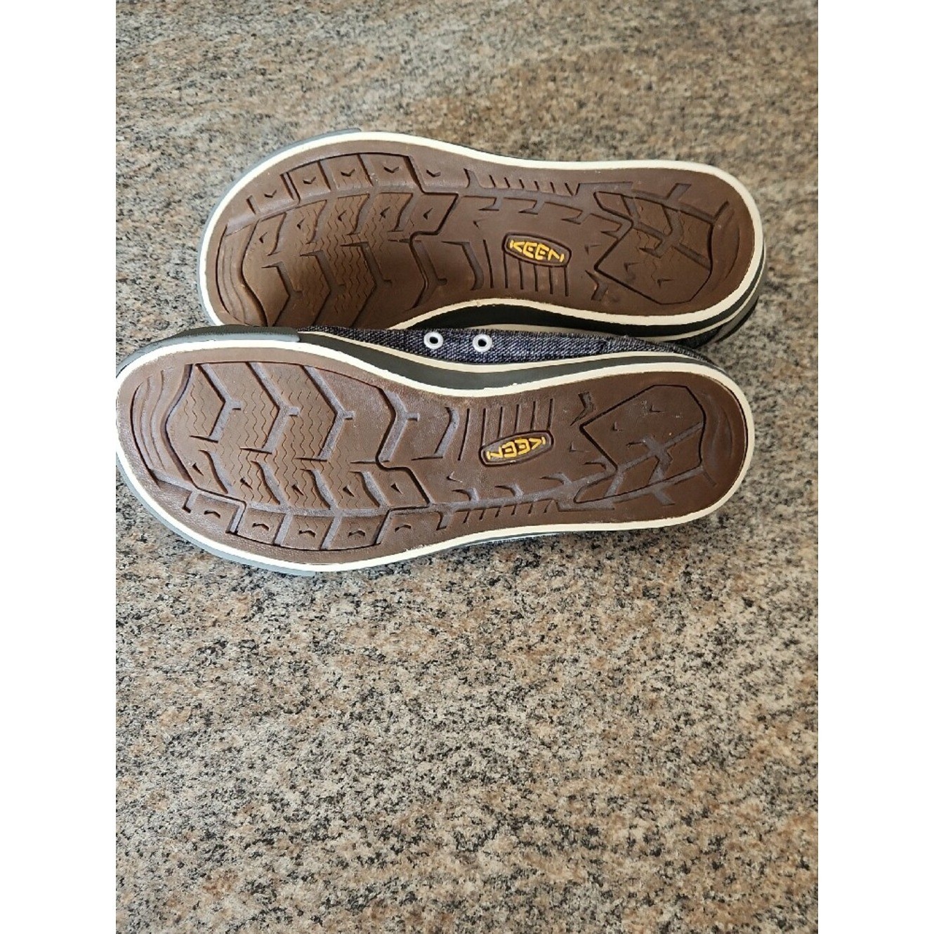 Keen Women’s Gray & Black Plaid Sneakers Size 8.5 – Casual Comfort Style