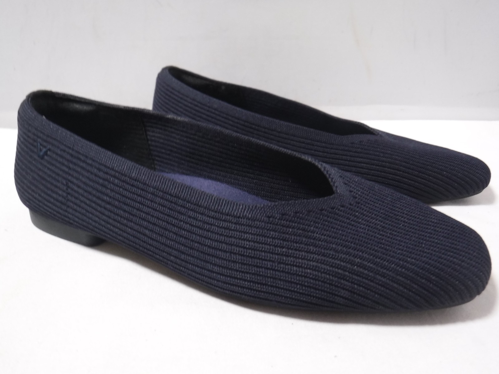 Women’s VIVAIA Margot Navy Blue V-Cut Ribbed Knit Square Toe Ballet Flats 38 7.5