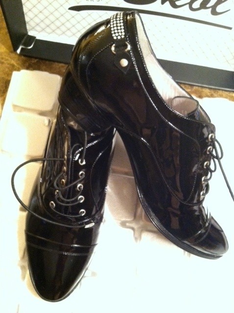  Black patent leather LACE UPS semi pointed-toe oxfords sizes 6,9,10