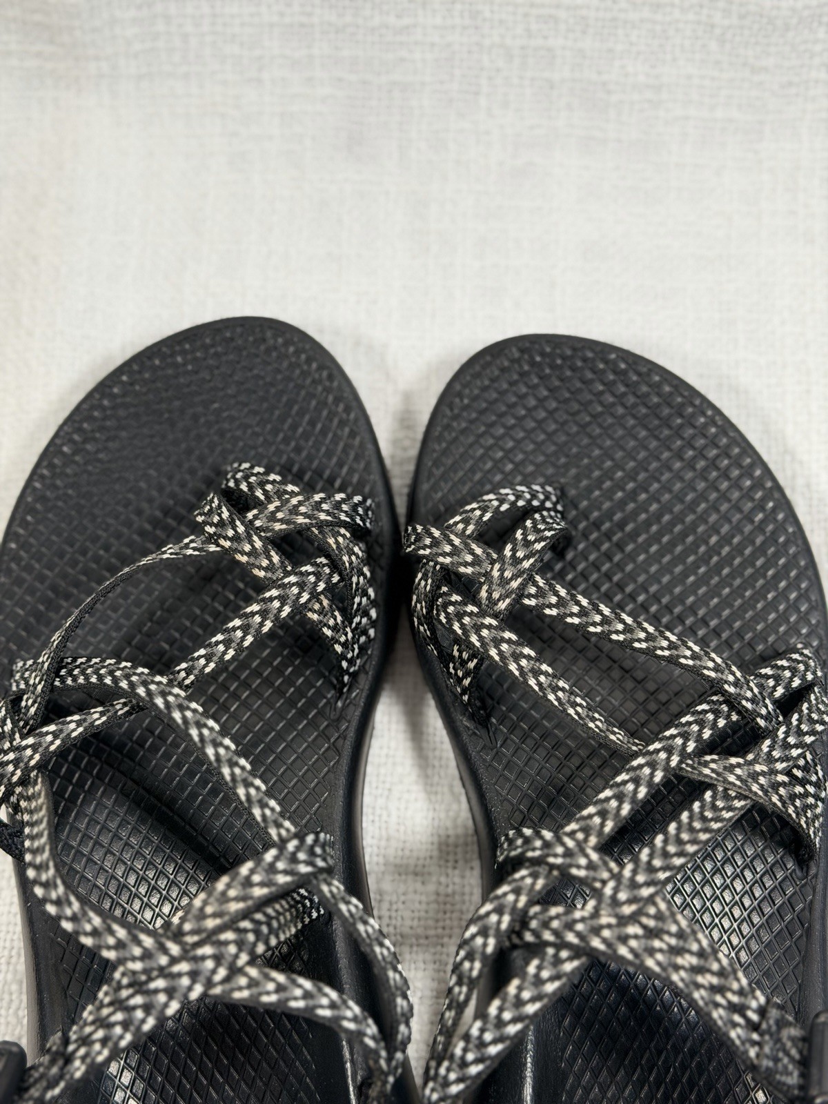 Chaco ZX/2 Classic Womens 9 Black White Toe Loop Sandals J106266 Excellent