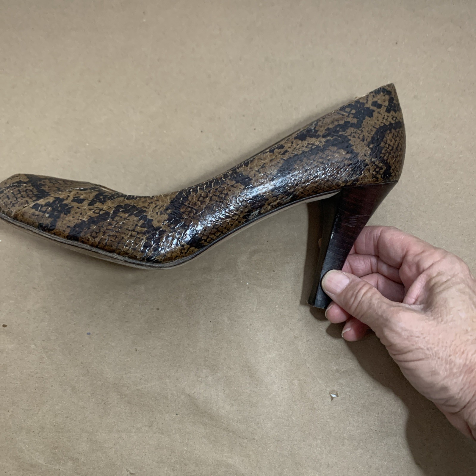 Oscar By Oscar de la Renta Embossed Snakeskin platform Peep Toe Heels Size 10M