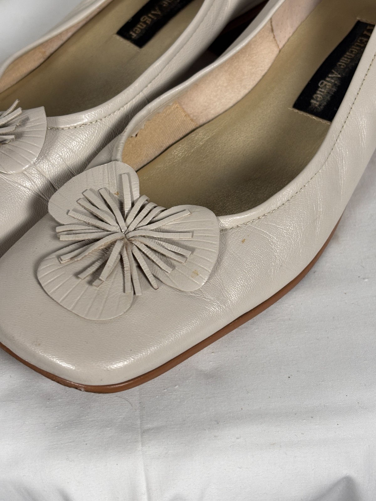 Vintage 90s/ Y2K Etienne Aigner Gardener Beige Square Toe Leather Pump Sz 8M
