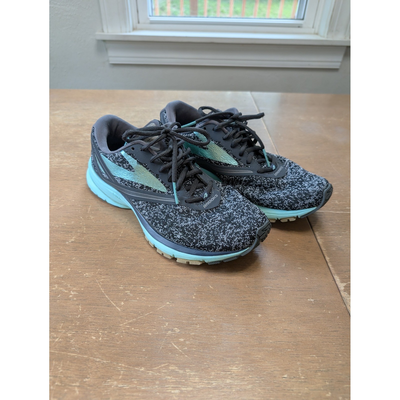Brooks Launch 4 Womens Running Shoes Black Grey Teal Size 9 gym workout