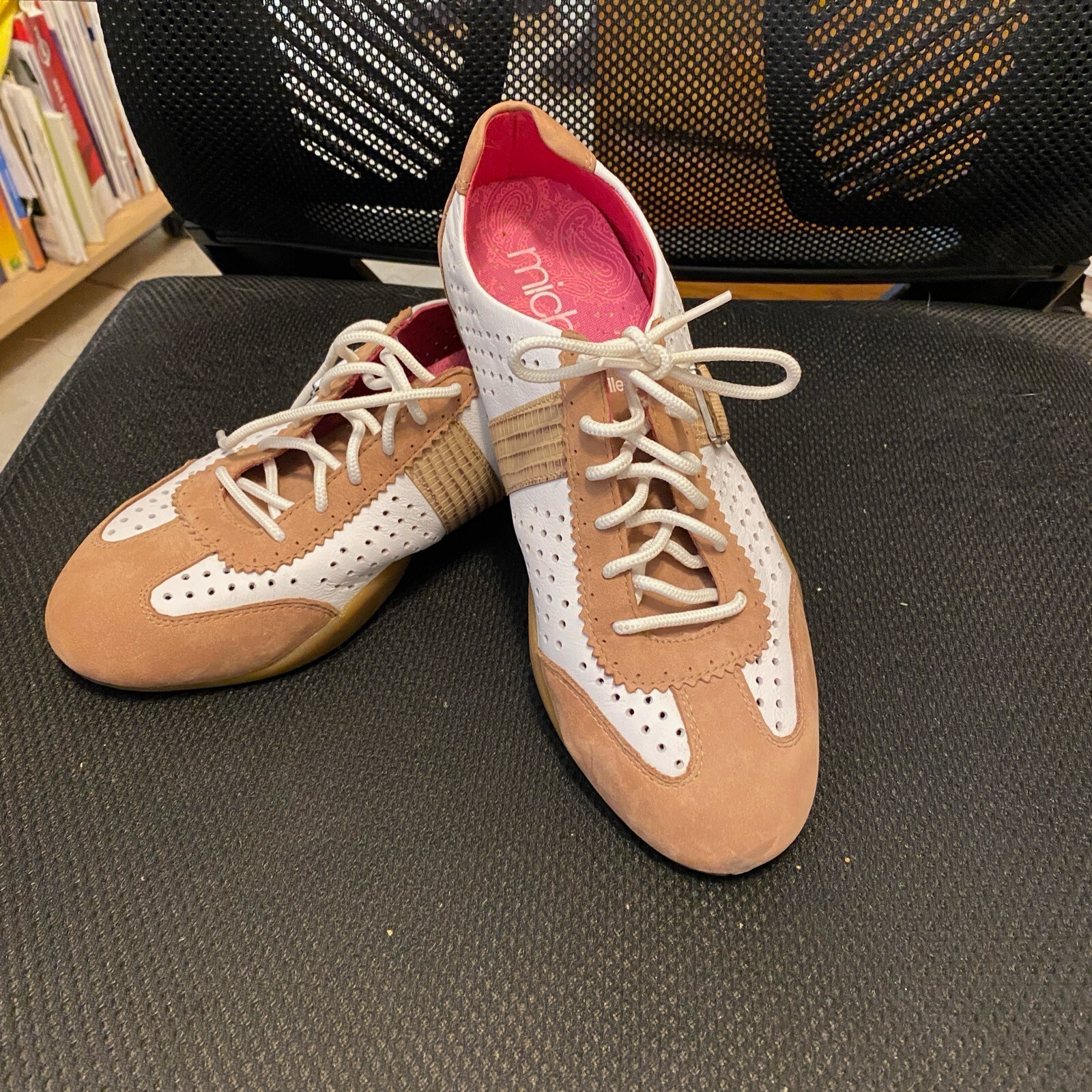 MICHELLE K WOMENS SHOE STRING SHOES SIZE 7 WHITE/TAN Upper Leather