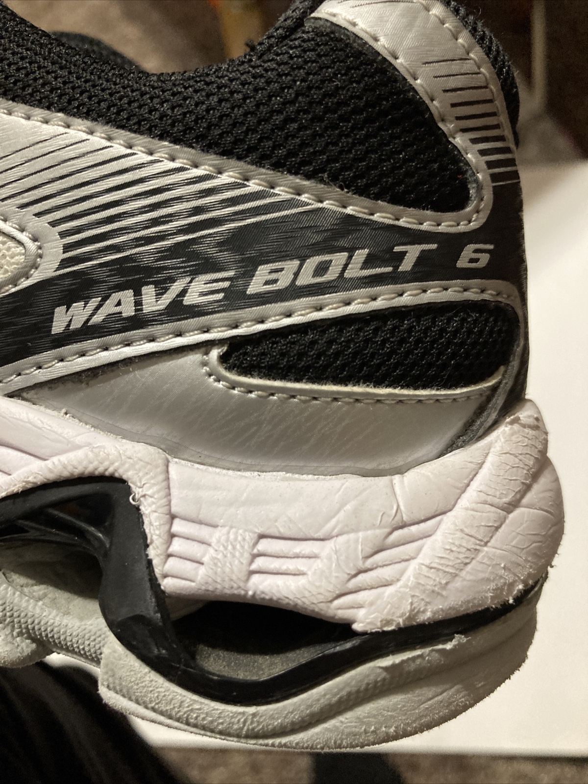 Mizuno Wave Bolt 6 Womens Volleyball Tennis Shoes Size 9.5 White Black