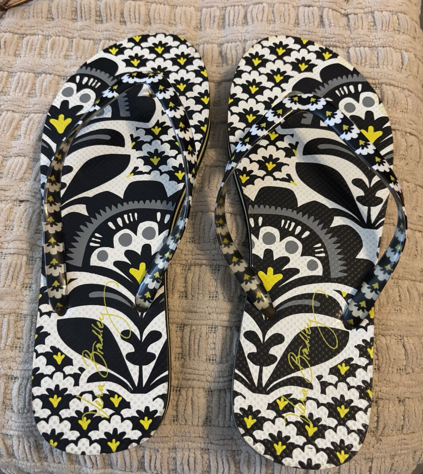 Vera Bradley Shoes Womens Medium 7/8 Floral Flip Flops Sandals Yellow Black Gray