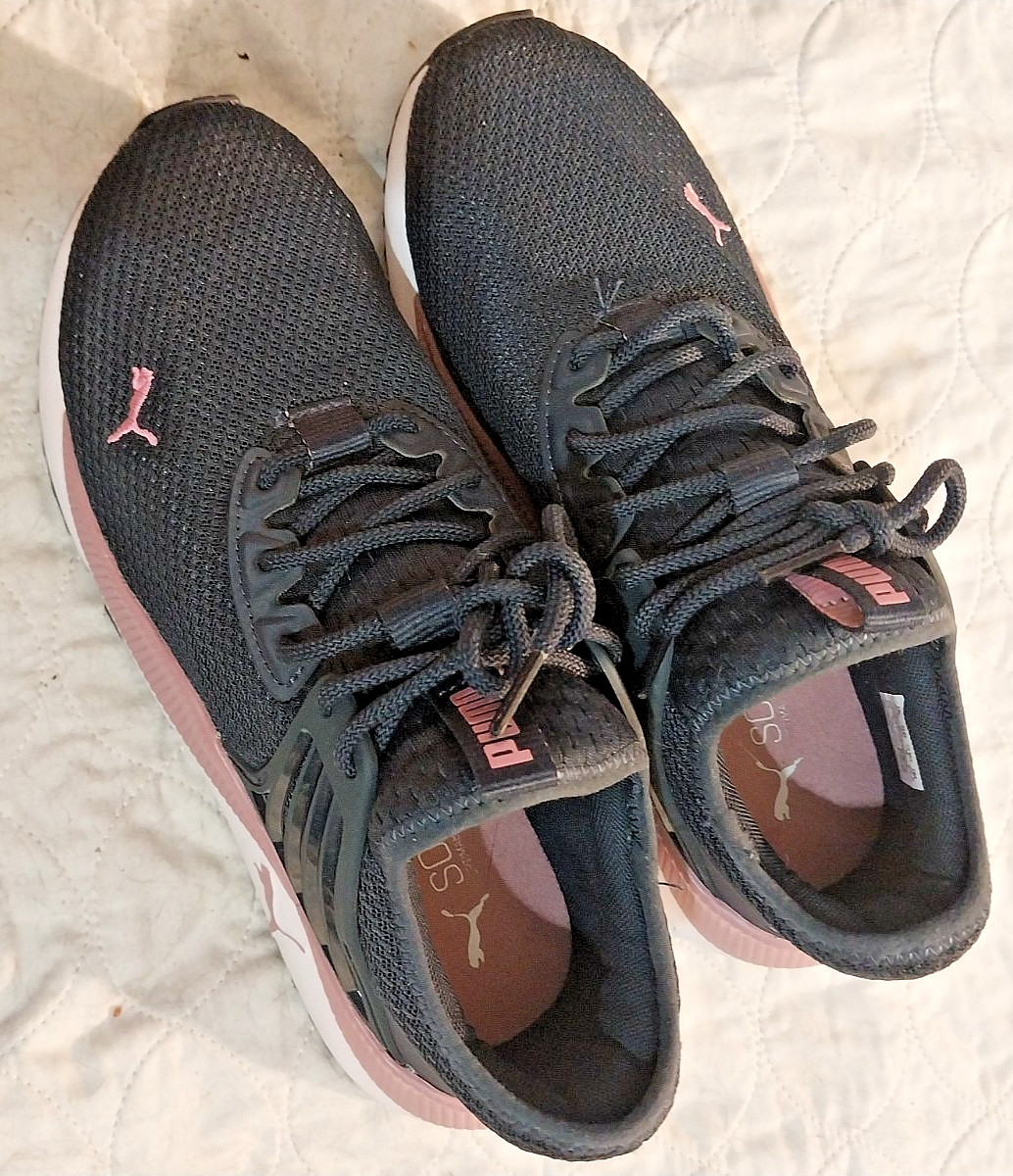 PUMA Women’s Pacer Future Size 9 Grape White Pink Slip on
