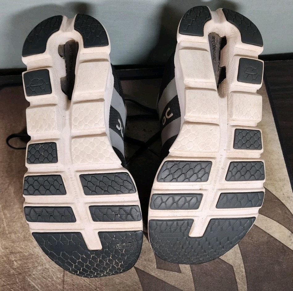 On Cloud Eclipse Black Runner Size 6.5 Women Tennis Shoes