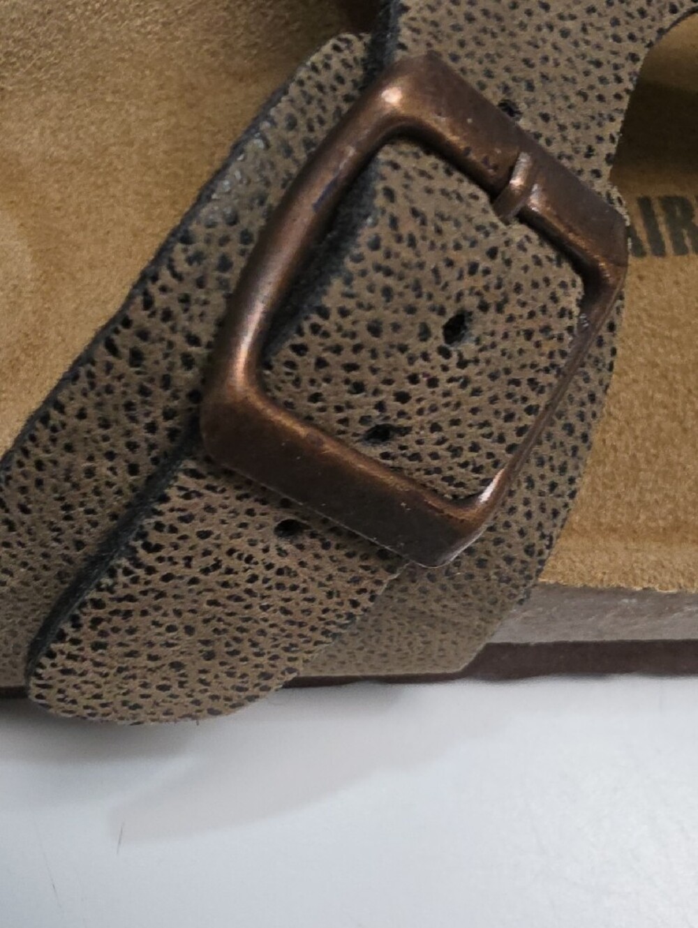 Cushionaire Leah Cork Footbed Leather Thong Sandals Adjustable Buckle – Size 7.5