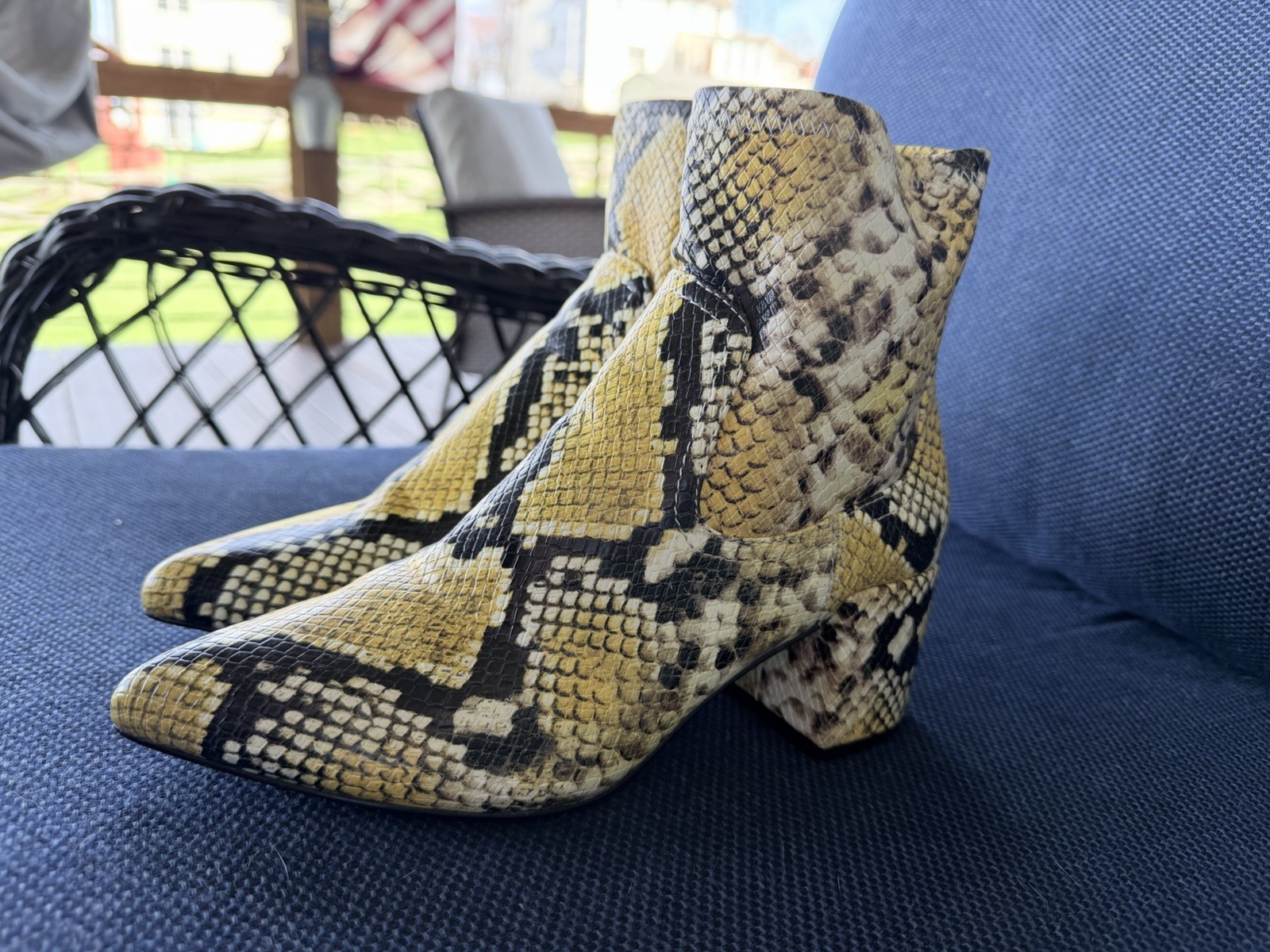 Aldo Snakeskin Ankle Boots 6.5 Western Chunk Heel Side Zip Statement