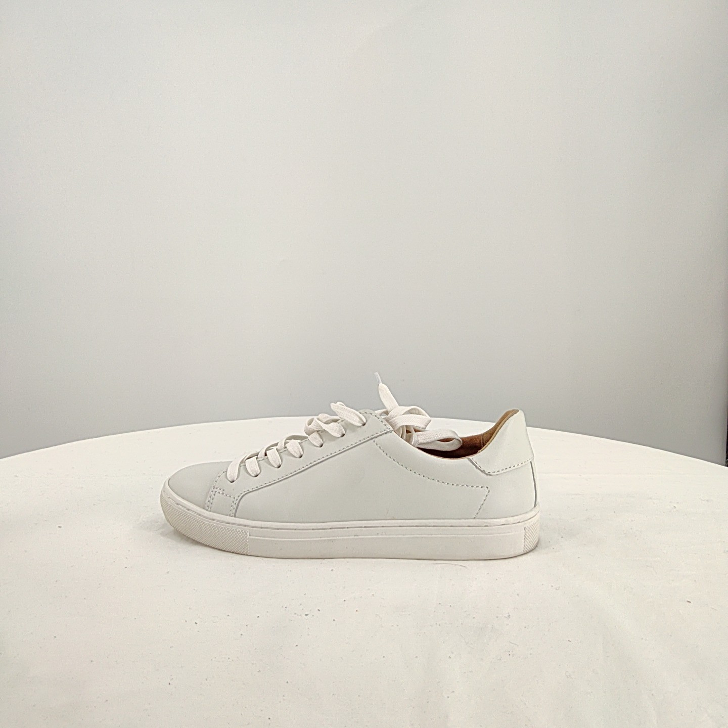 Quince Men 100% Leather Everyday Sneaker White 7