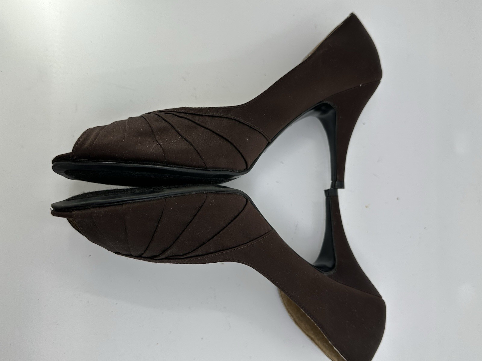 Mossimo Womens Dark Brown Satin Peeptoe Pumps Sz 10 Pre-owned