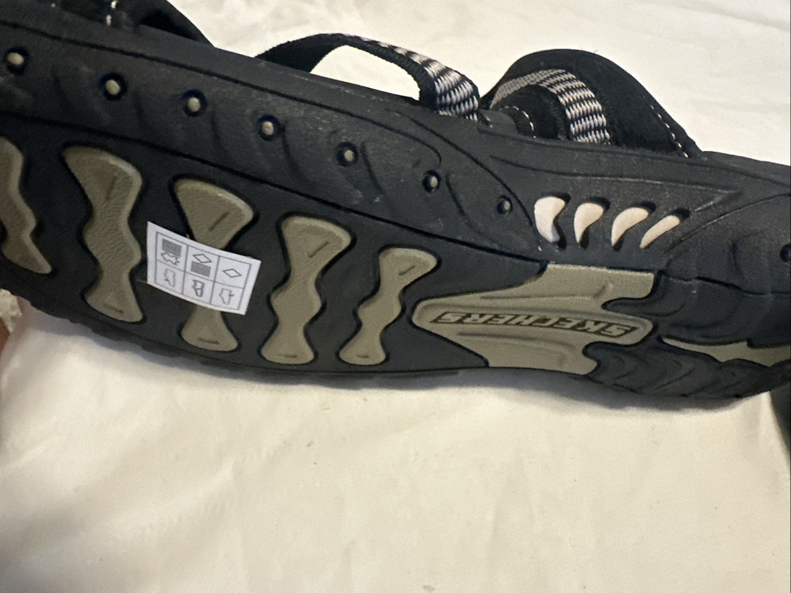 Sketchers Outdoor Women’s Strappy Sandals Black White Size 9 Leather/Textile