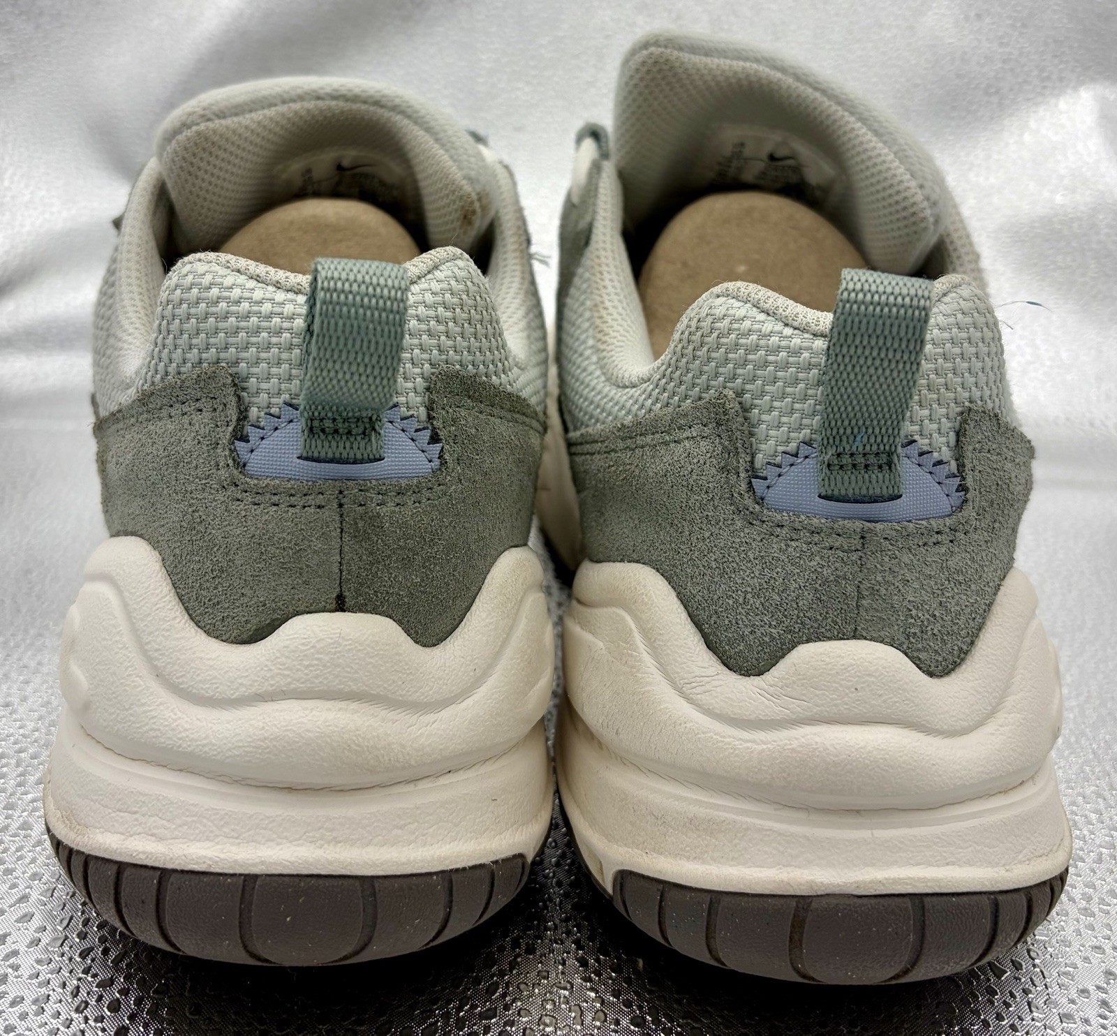 Nike Tech Hera Mica Green womens size 10 US running casual shoes FREE SHIPPING
