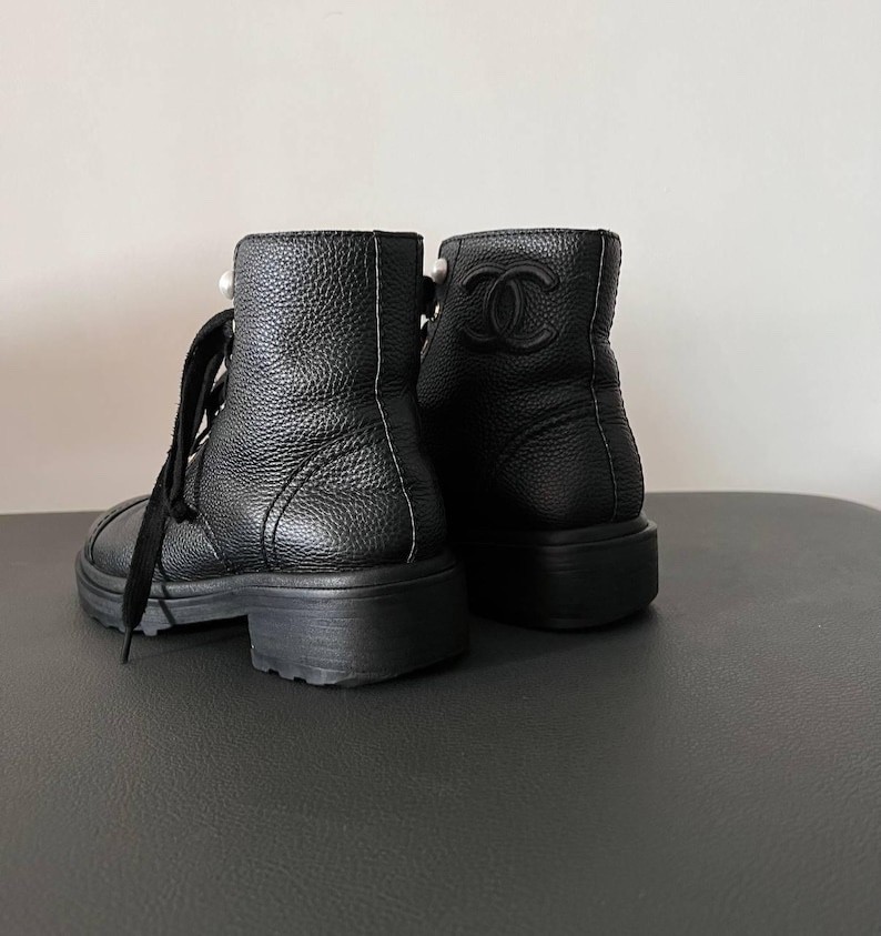Chanel Combat Boots Black Grained Leather Pearl Logo EU 38 US 7.5 Made in Italy
