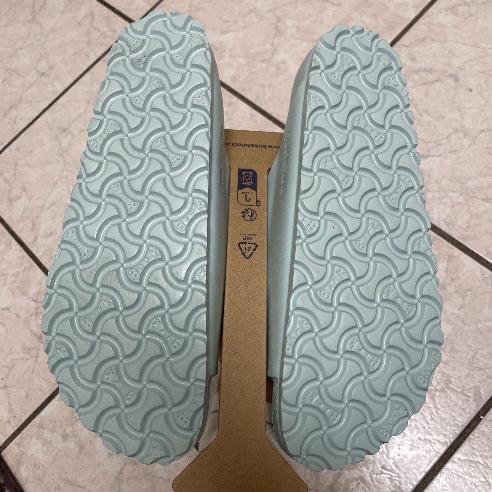NWT Birkenstock Arizona EVA Sandals Stealth Buckle Surf Green Size 38