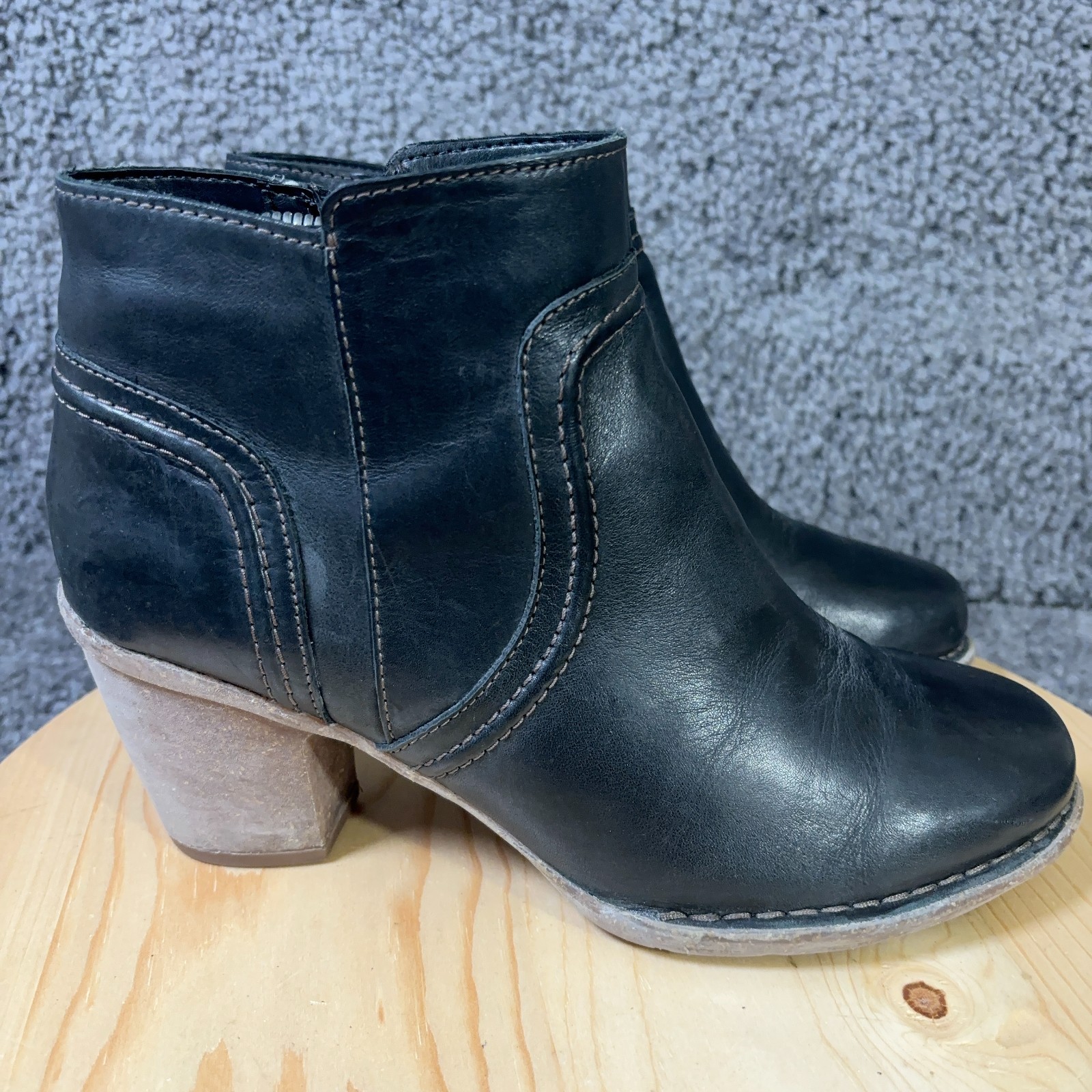 Clarks Carleta Paris Ankle Boots Womens Size 9 Wide Black Leather Block Heel