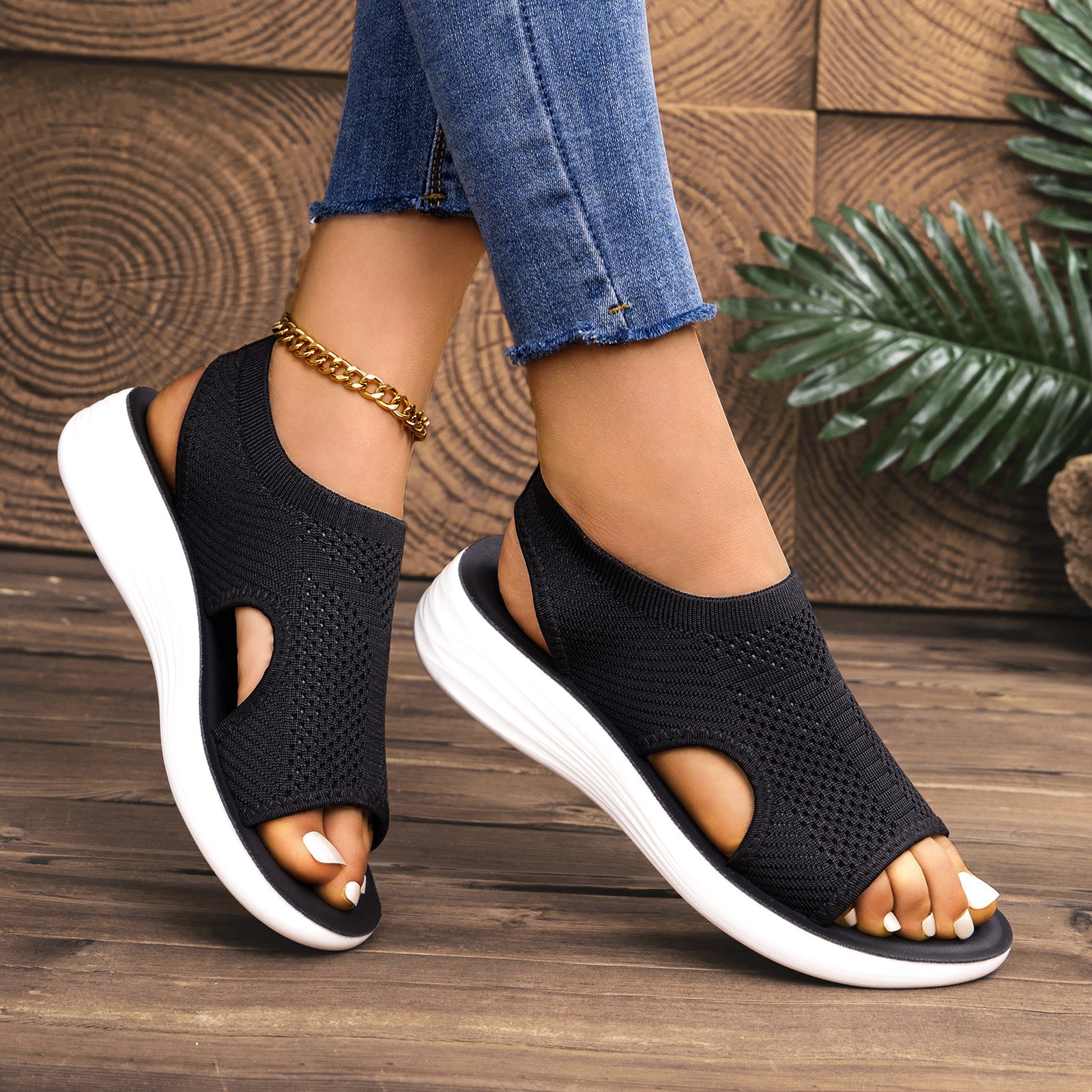 Summer fashion casual beach shoes, fly woven sandals, flat bottomed hollow out