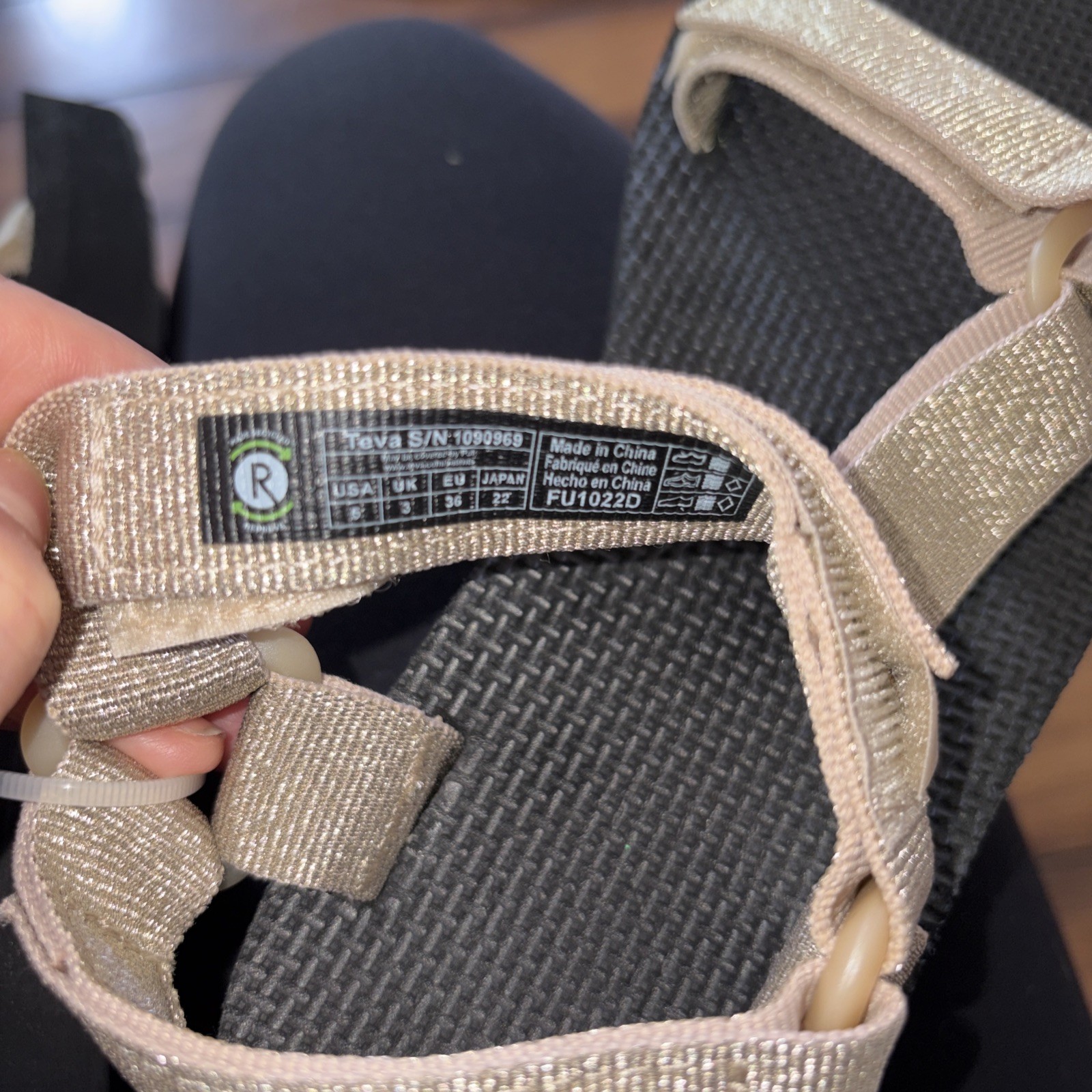 Teva Gold Midform Universal Sandals Women’s Size: US 5 EUR 36