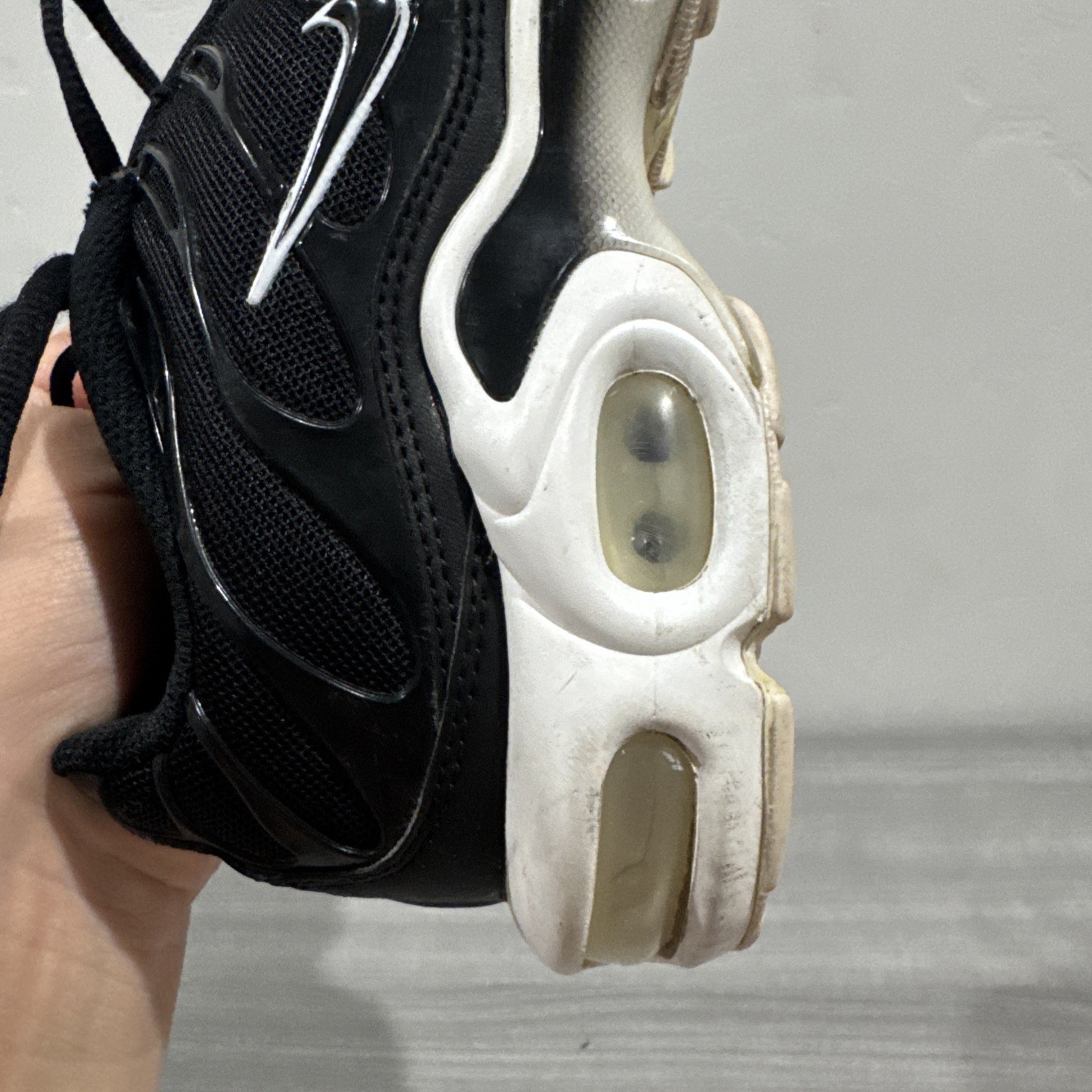 Nike Air Max Plus Black/ Black-White DM2362-001 Women’s Size 7.5