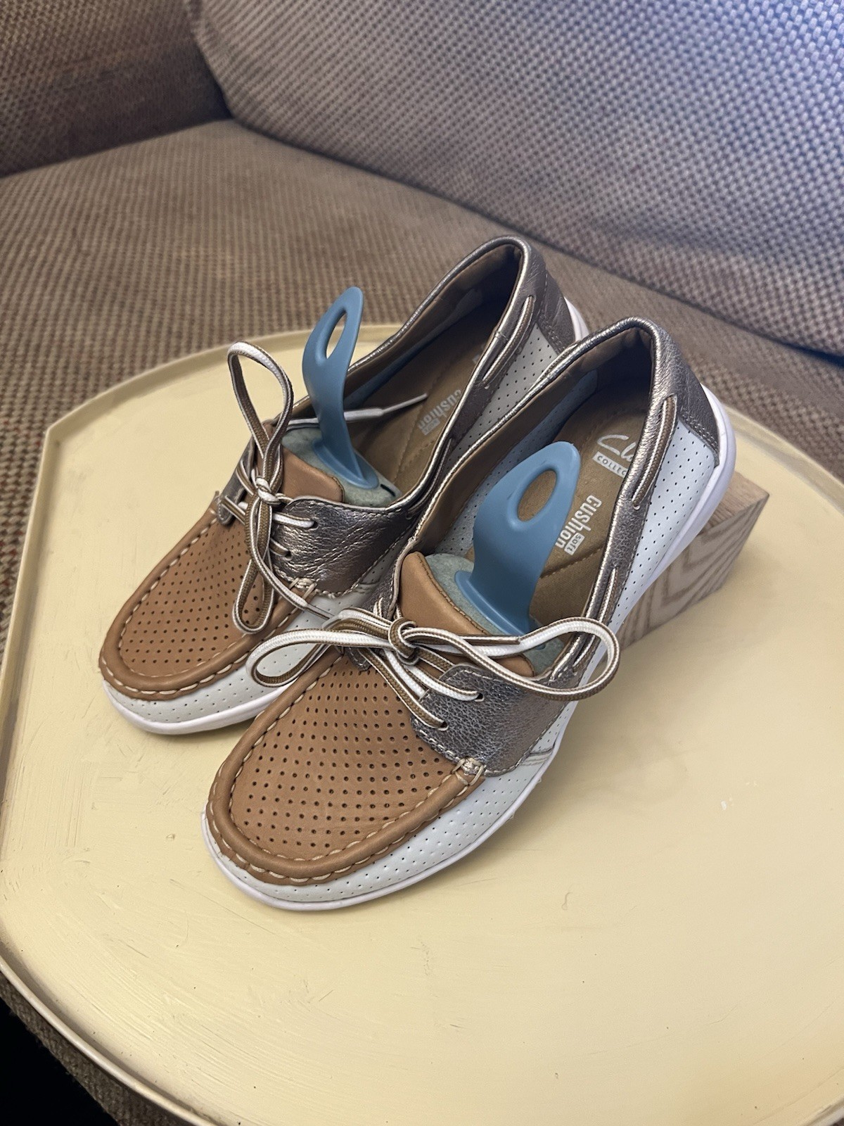 CLARKS Arbor Opal Women White Brown Gold Suede Leather Lace Up Boat Shoes Sz 6
