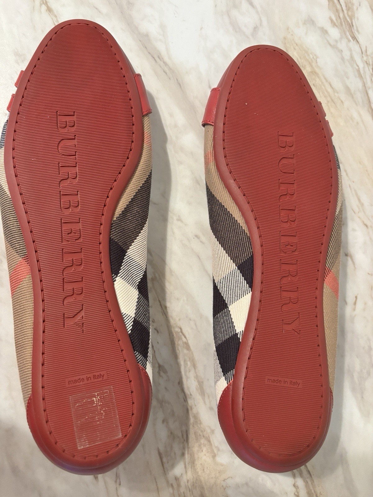 New Burberry Avonwick Nova Check Red Burgundy Leather Ballet Flats Sz 38 1/2 US9