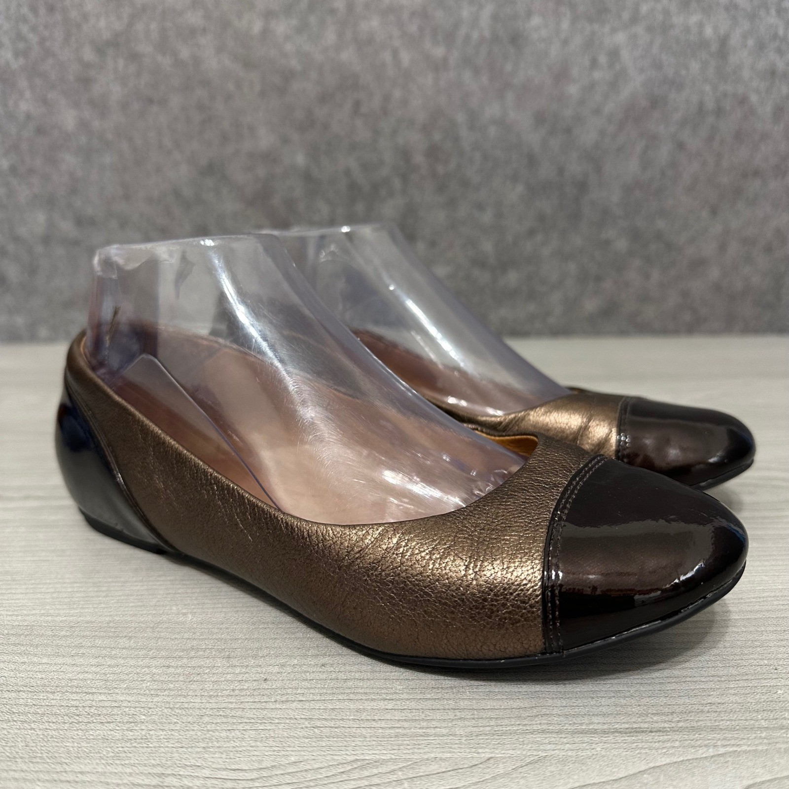 Clarks Indigo Bronze Metallic Womens Sz 6.5 Leather Patent Cap Toe Ballet Flats