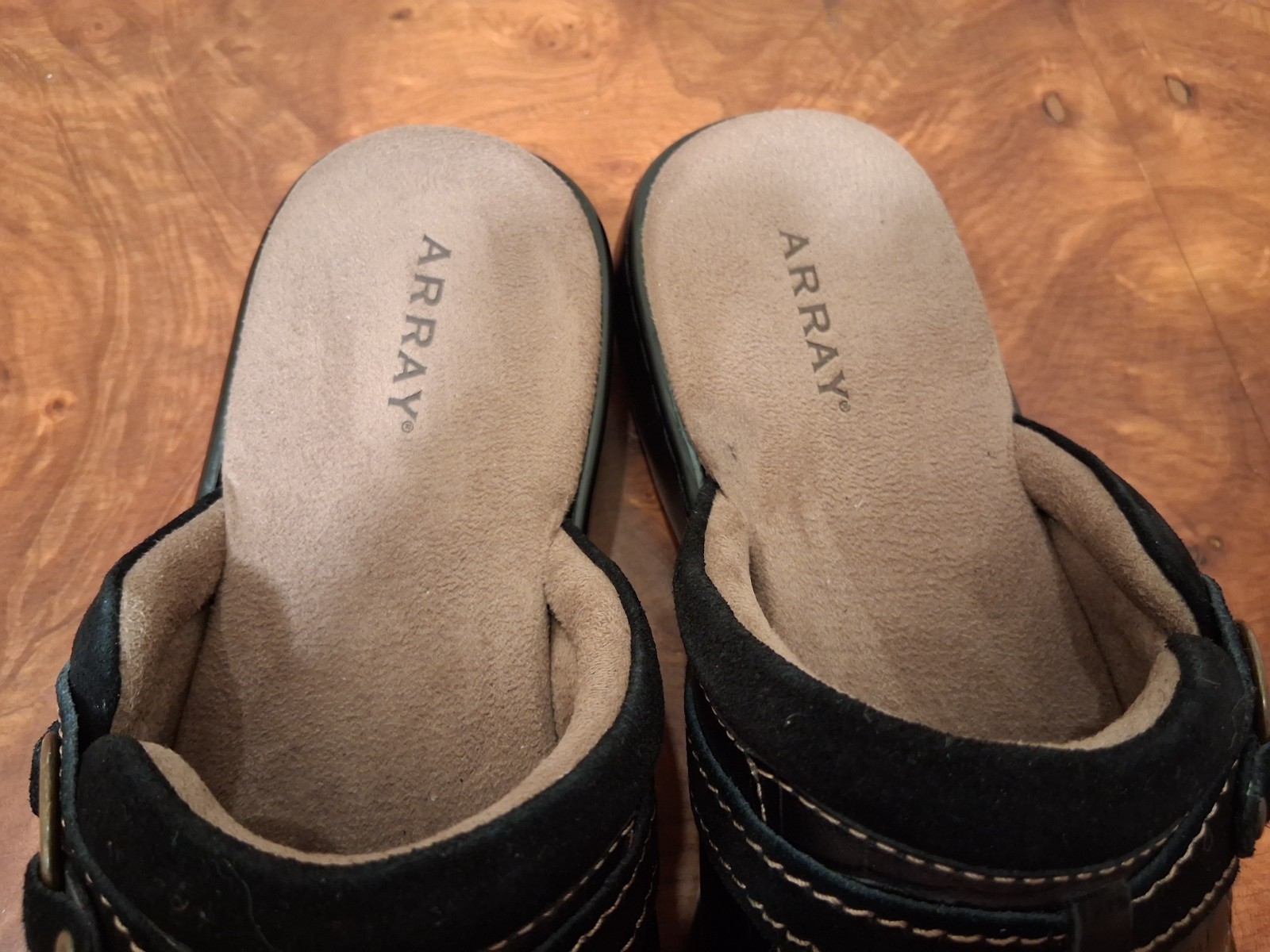 ARRAY Lyric Women’s Leather Mule Clogs. Size 9 WW. Black.
