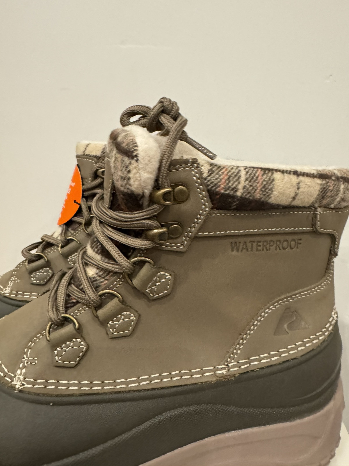 Ozark Trail Women’s Classic Shell Winter Boots, Size 11