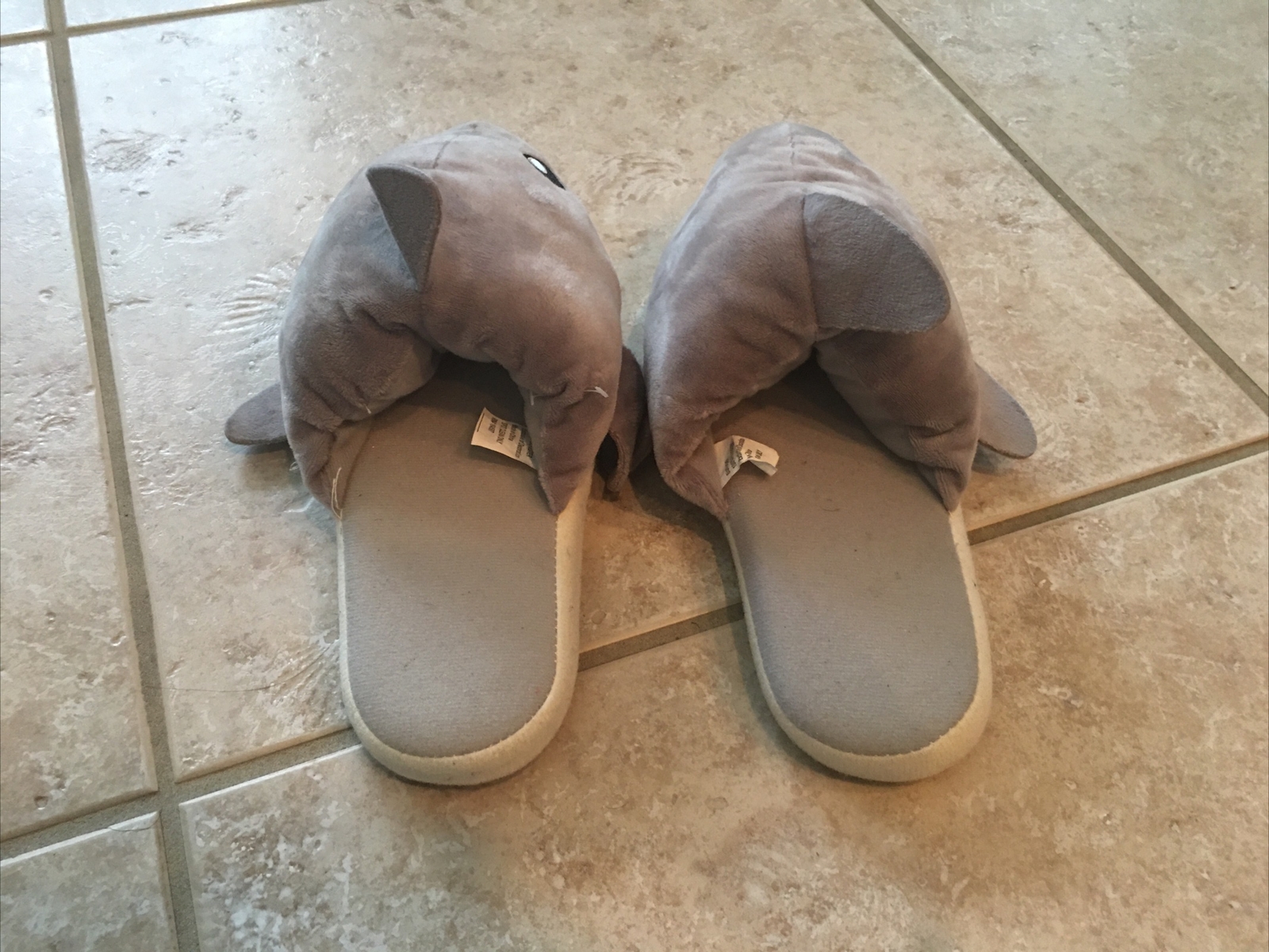 Plush Shark Slippers Women’s Size S 5-6