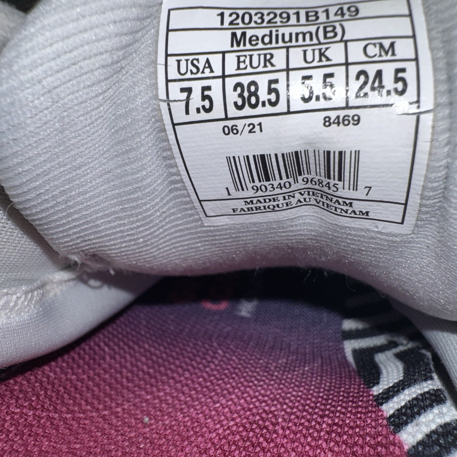 Brooks Adrenaline GTS 21 Women’s 7.5 Running Shoes READ Mismatched Pair