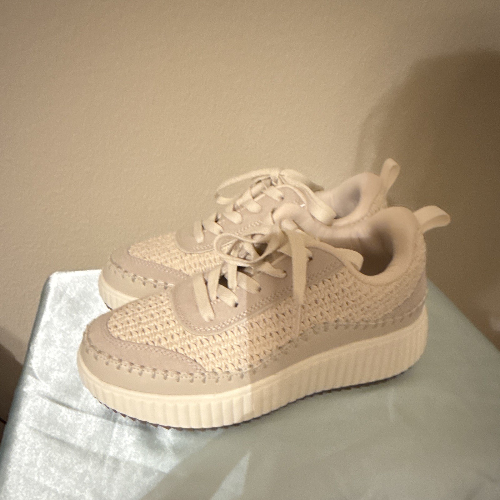 Dream Pairs Beige Canvas Low Top Lace-Up Athletic Sneakers Unisex Adults