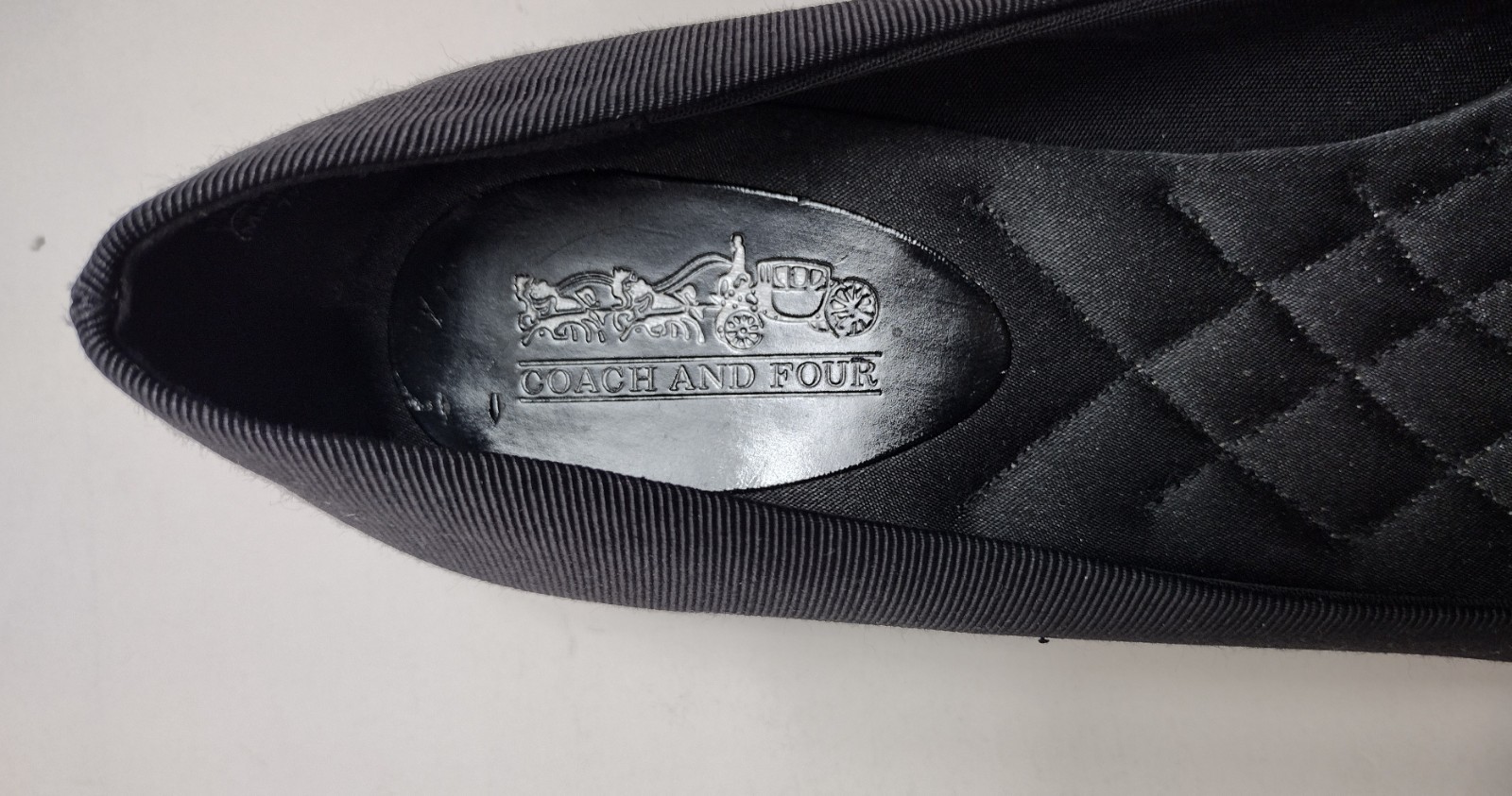 Coach and Four Women’s Size 7 1/2 Black Grosgrain Bow Flats Quilted Insole NICE
