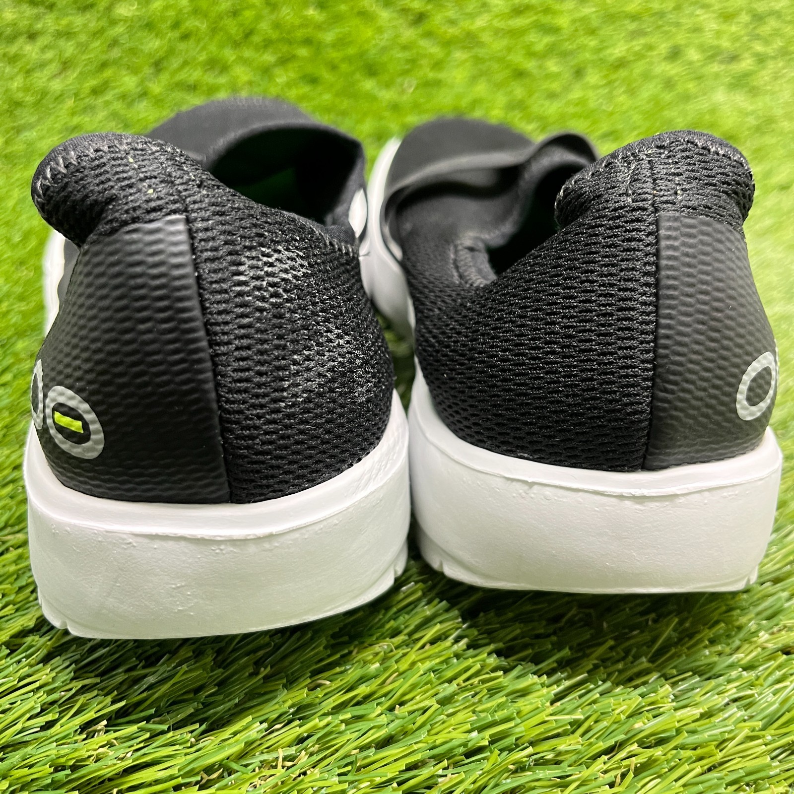 OOFOS OOmg eeZee Low Womens Size 8.5 Black Casual Walking Slip On Recovery Shoes